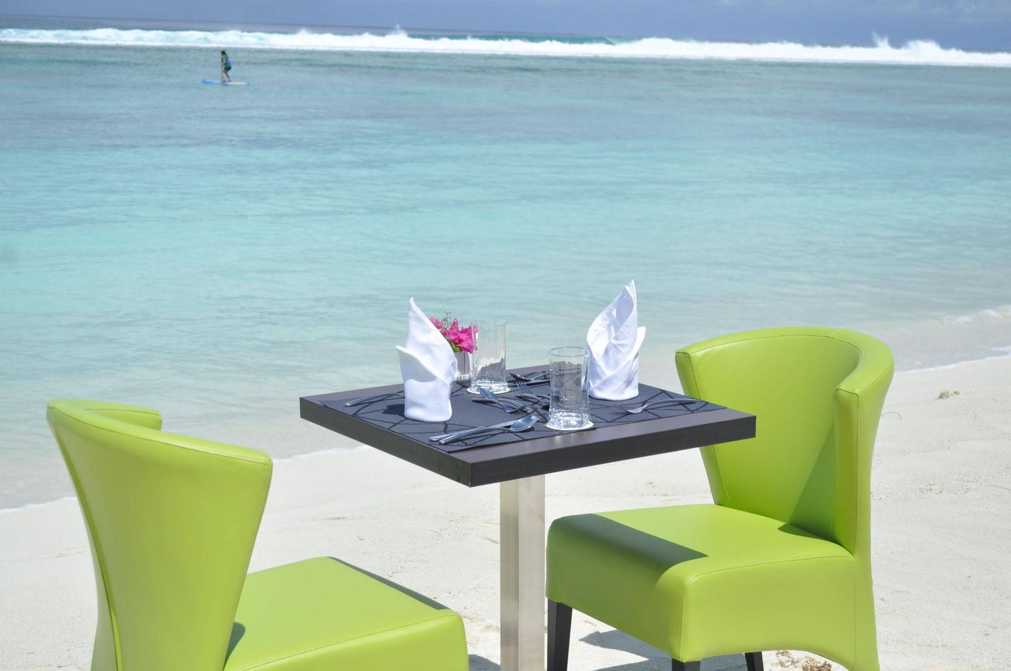 Simry Beach Side