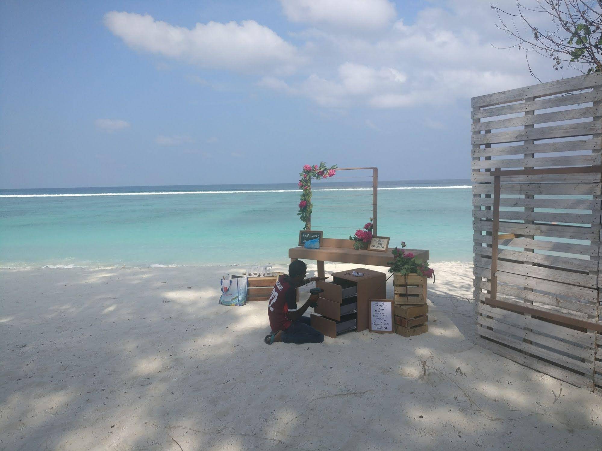 Simry Beach Side