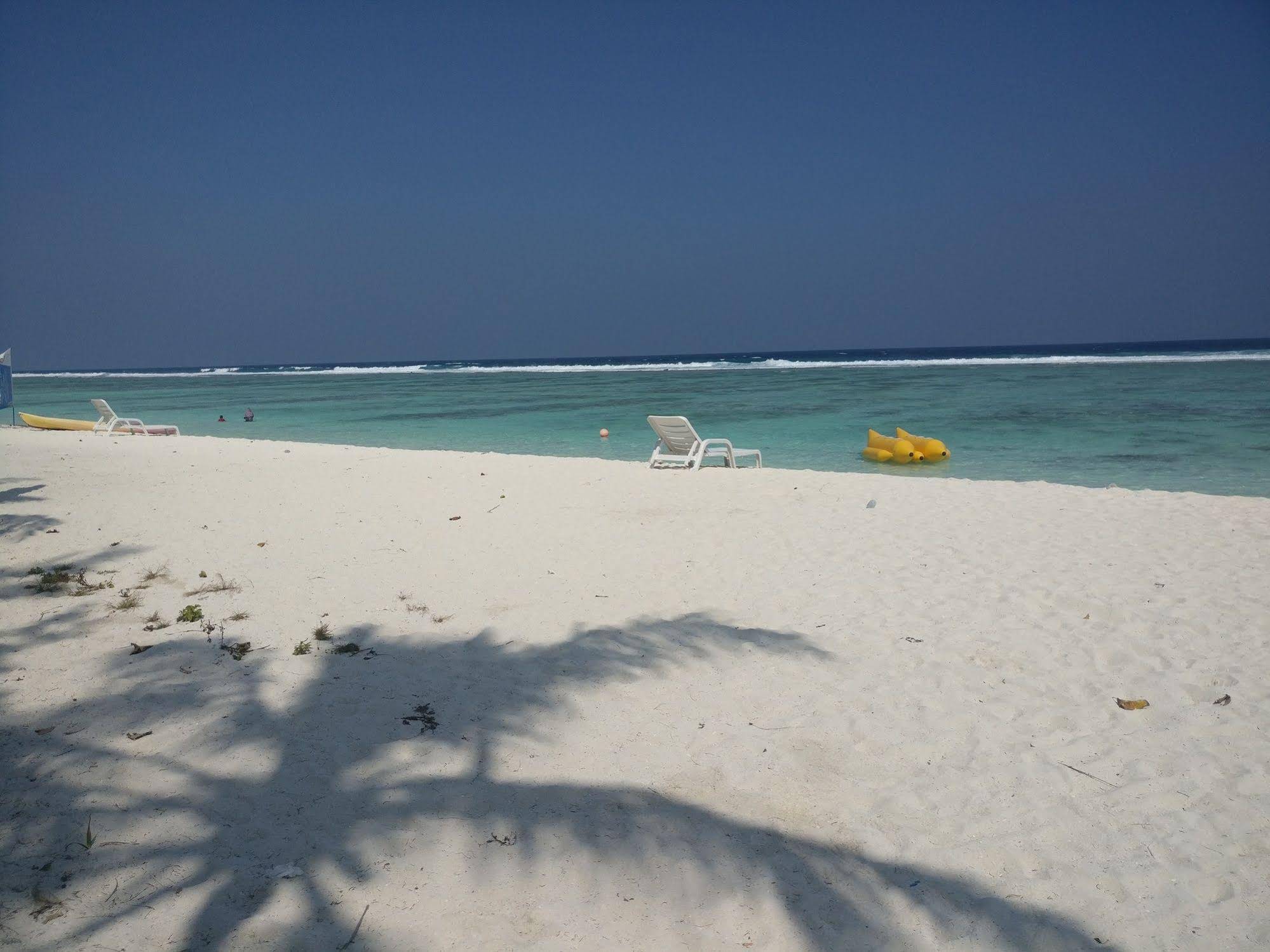 Simry Beach Side
