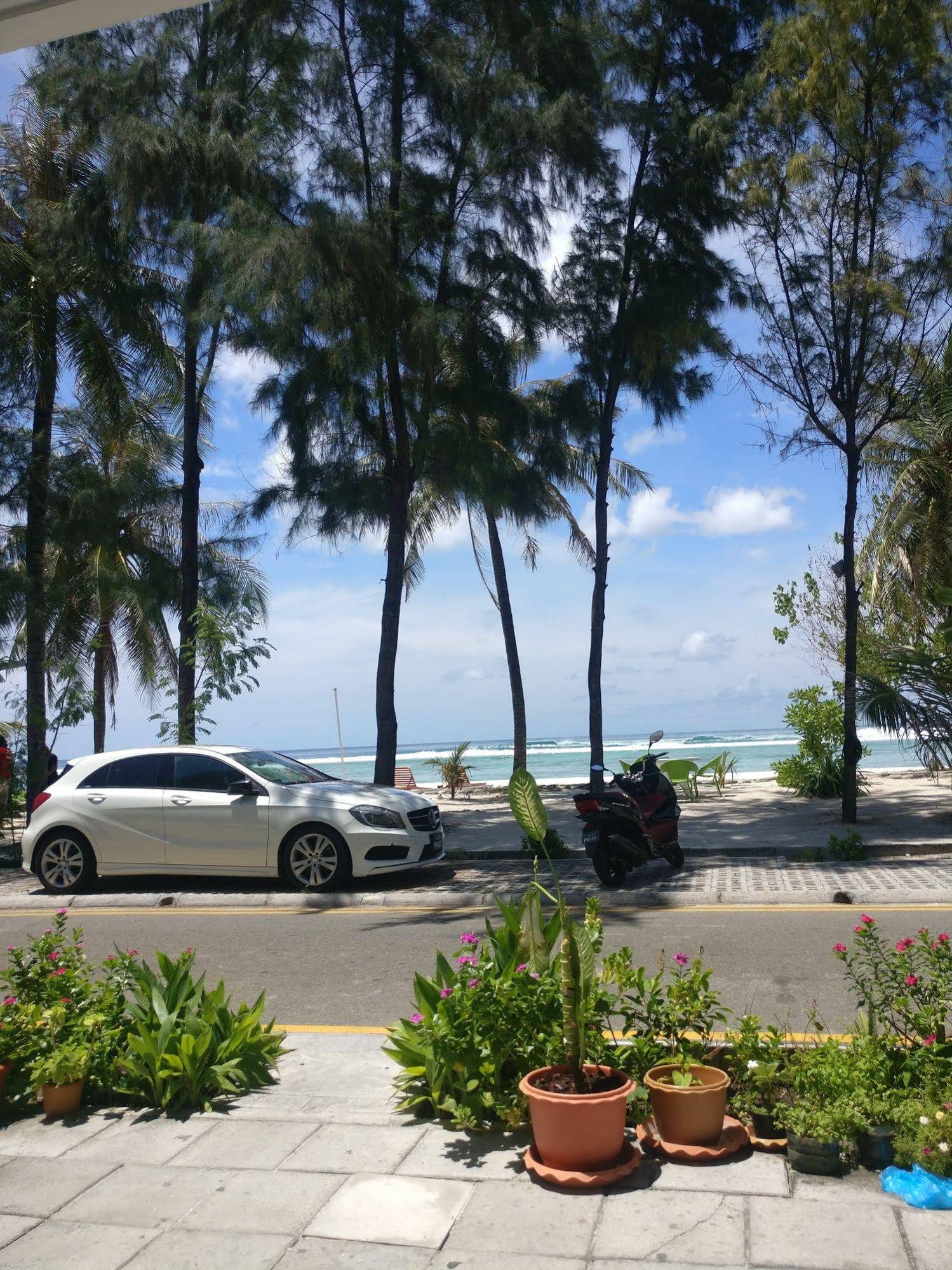 Simry Beach Side