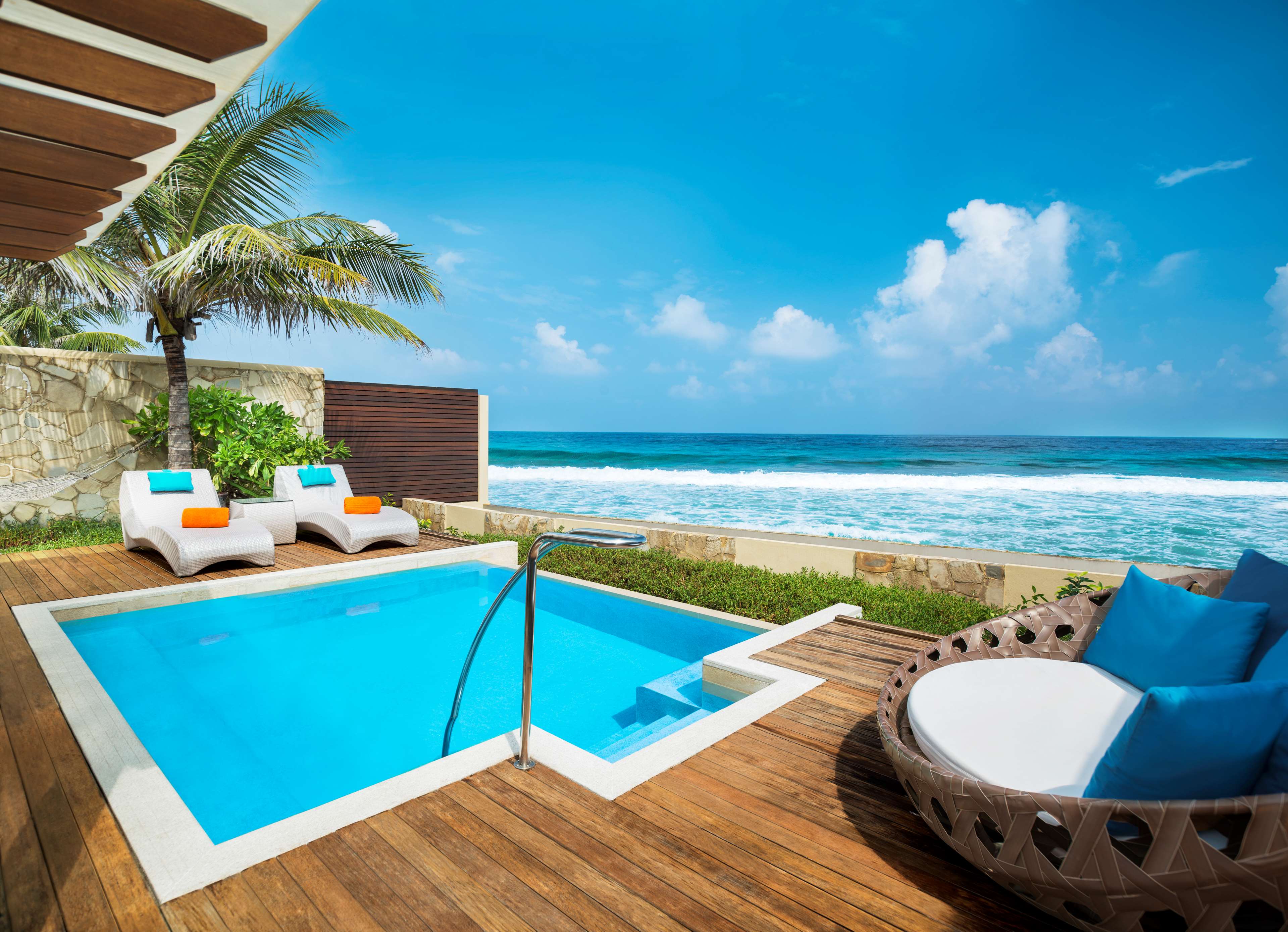 Sheraton Maldives Full Moon Resort & Spa