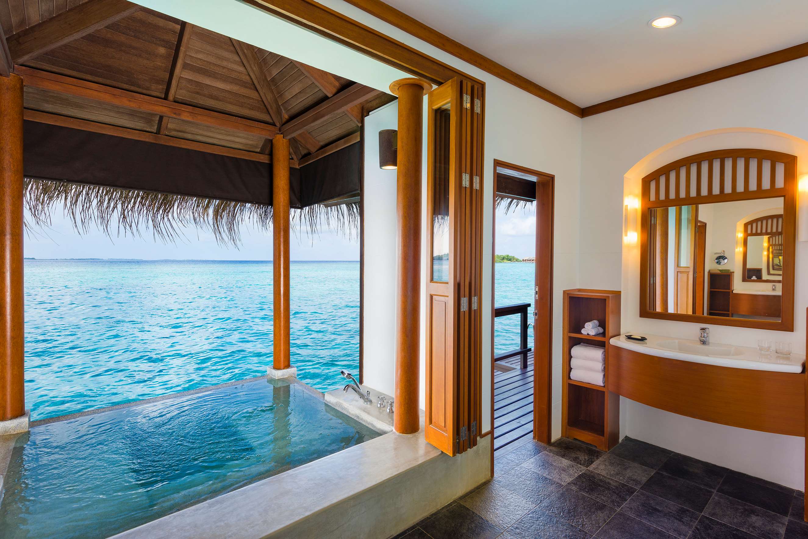 Sheraton Maldives Full Moon Resort & Spa