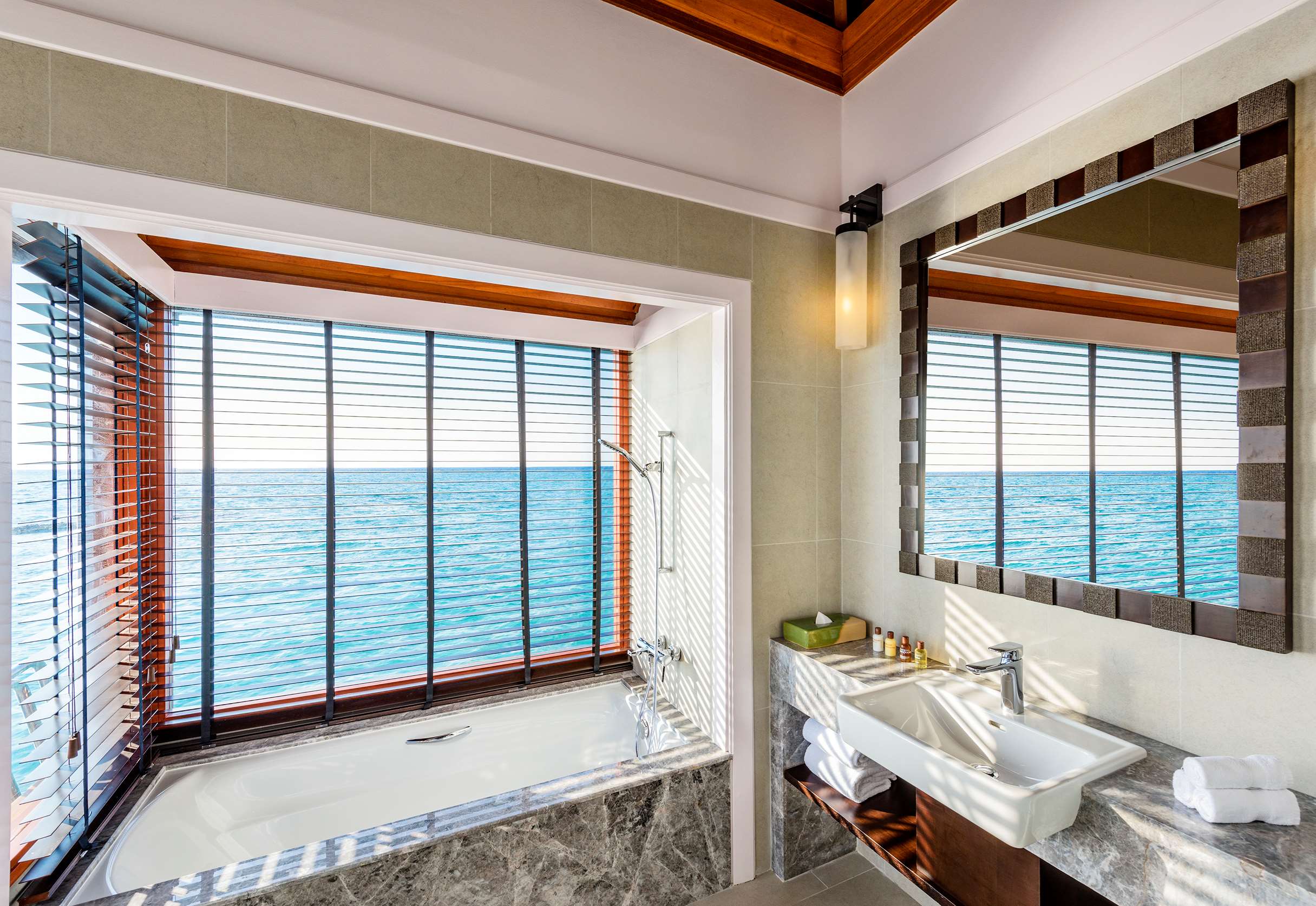 Sheraton Maldives Full Moon Resort & Spa