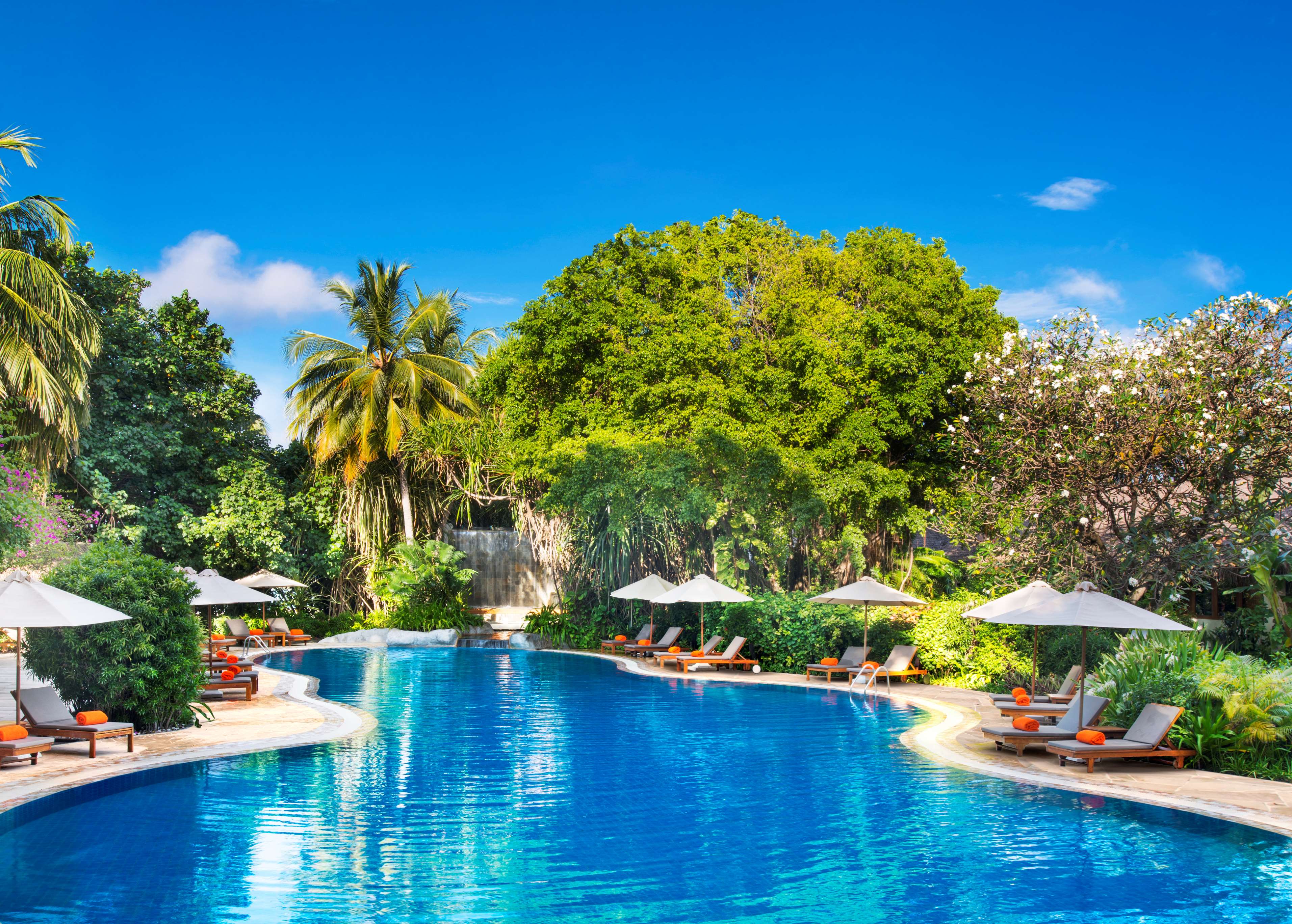 Sheraton Maldives Full Moon Resort & Spa