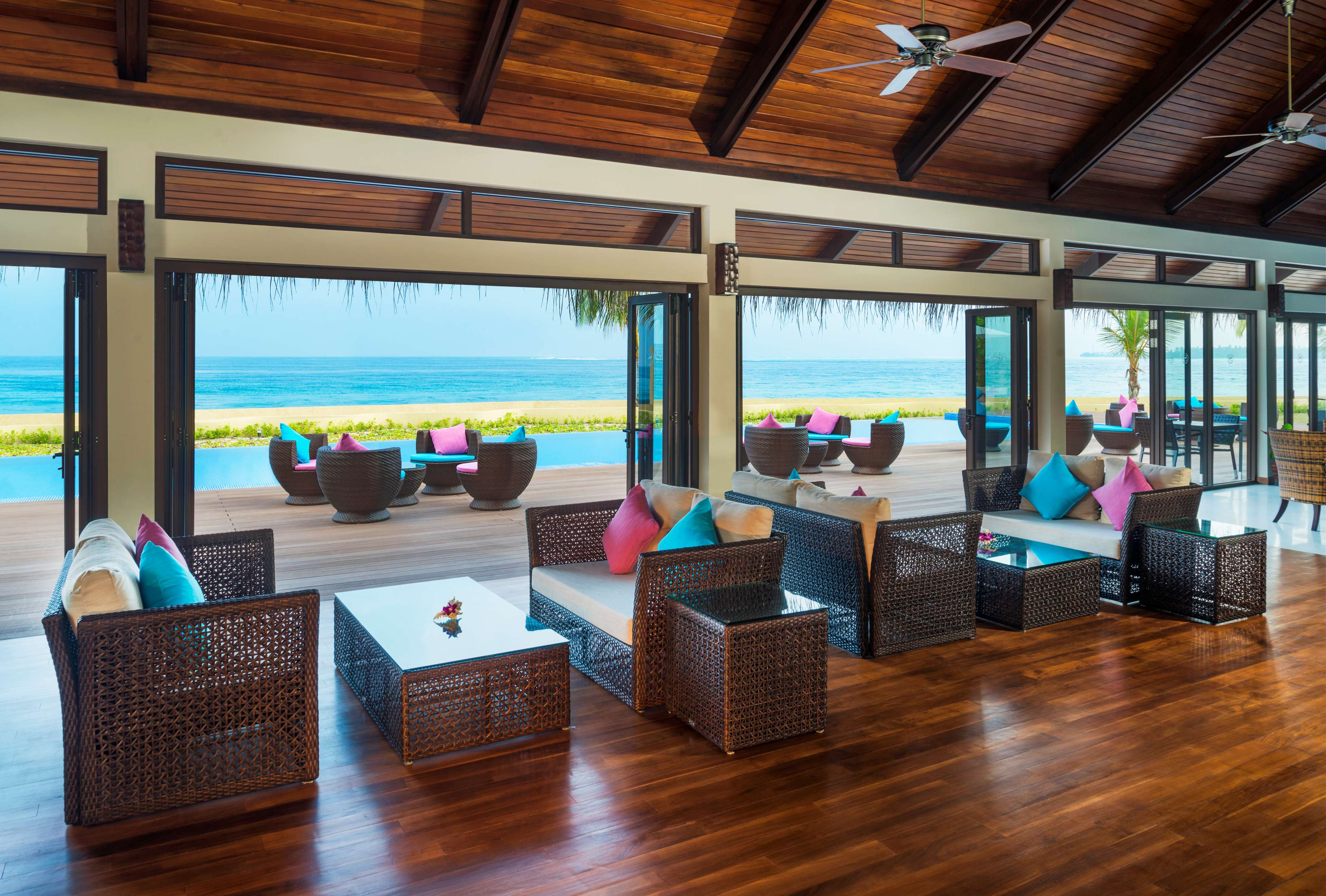 Sheraton Maldives Full Moon Resort & Spa