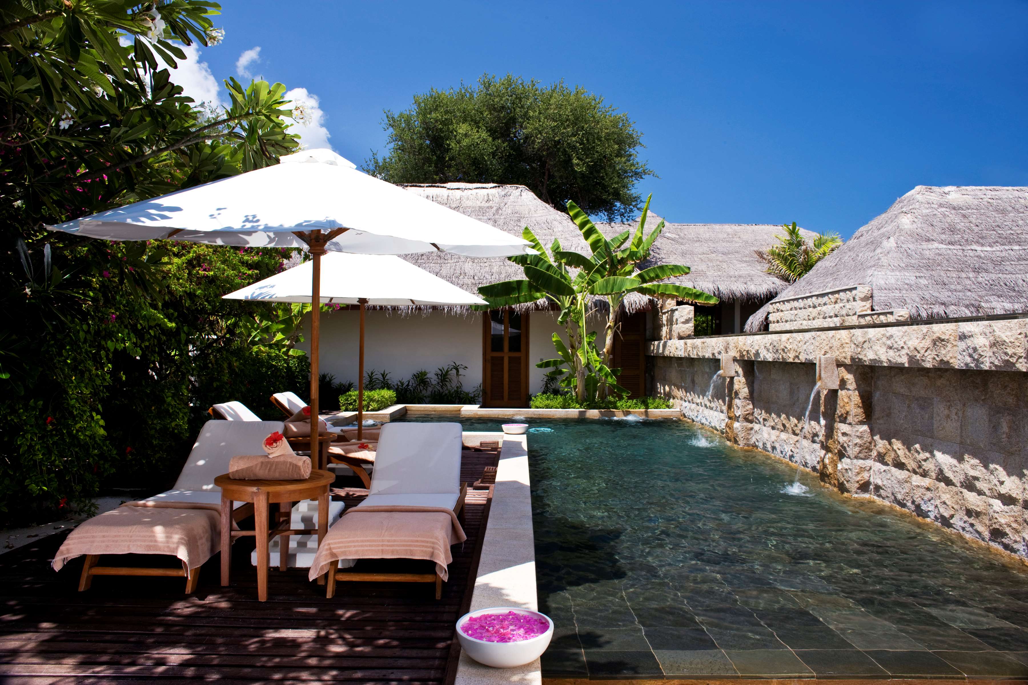 Sheraton Maldives Full Moon Resort & Spa