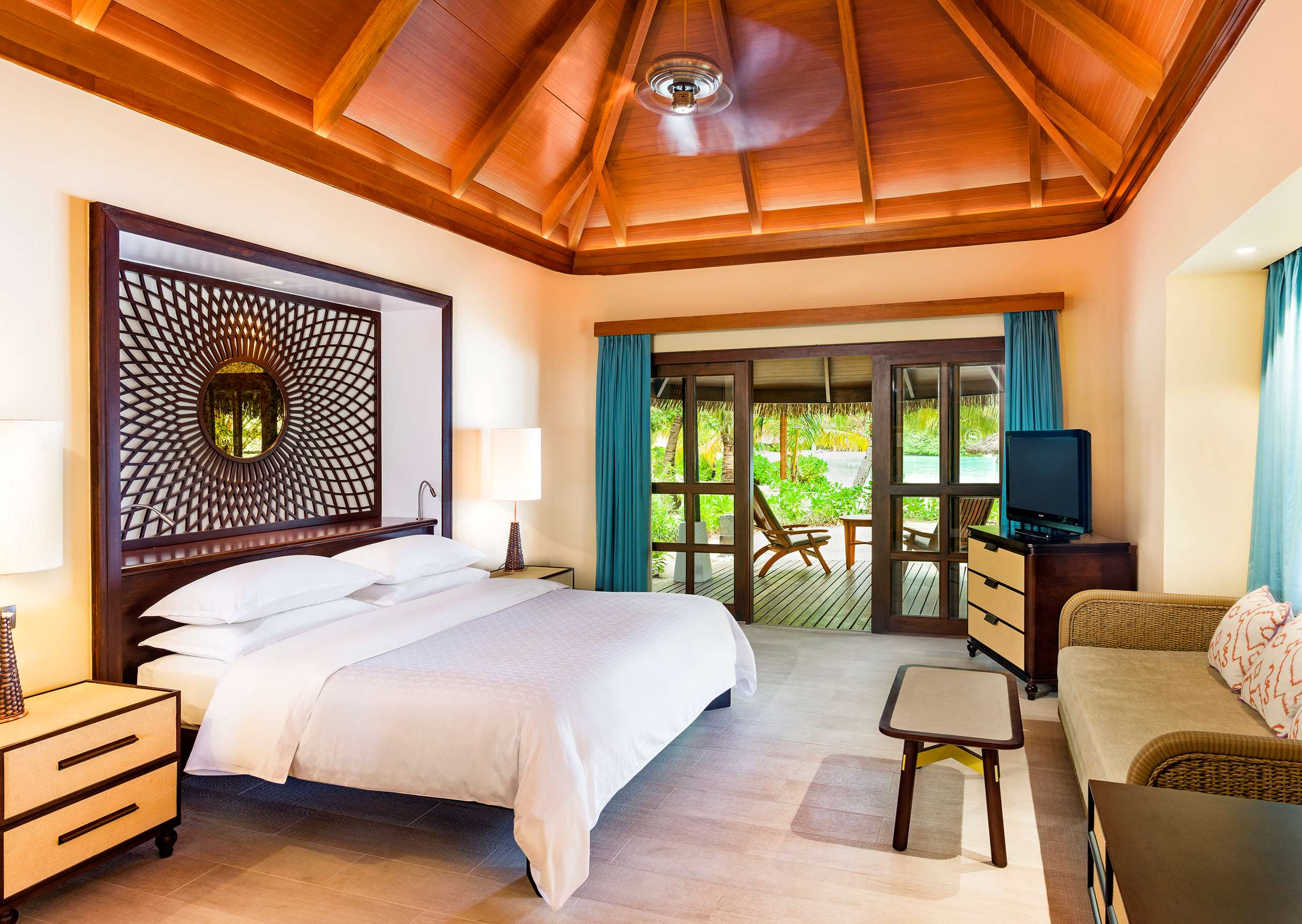 Sheraton Maldives Full Moon Resort & Spa