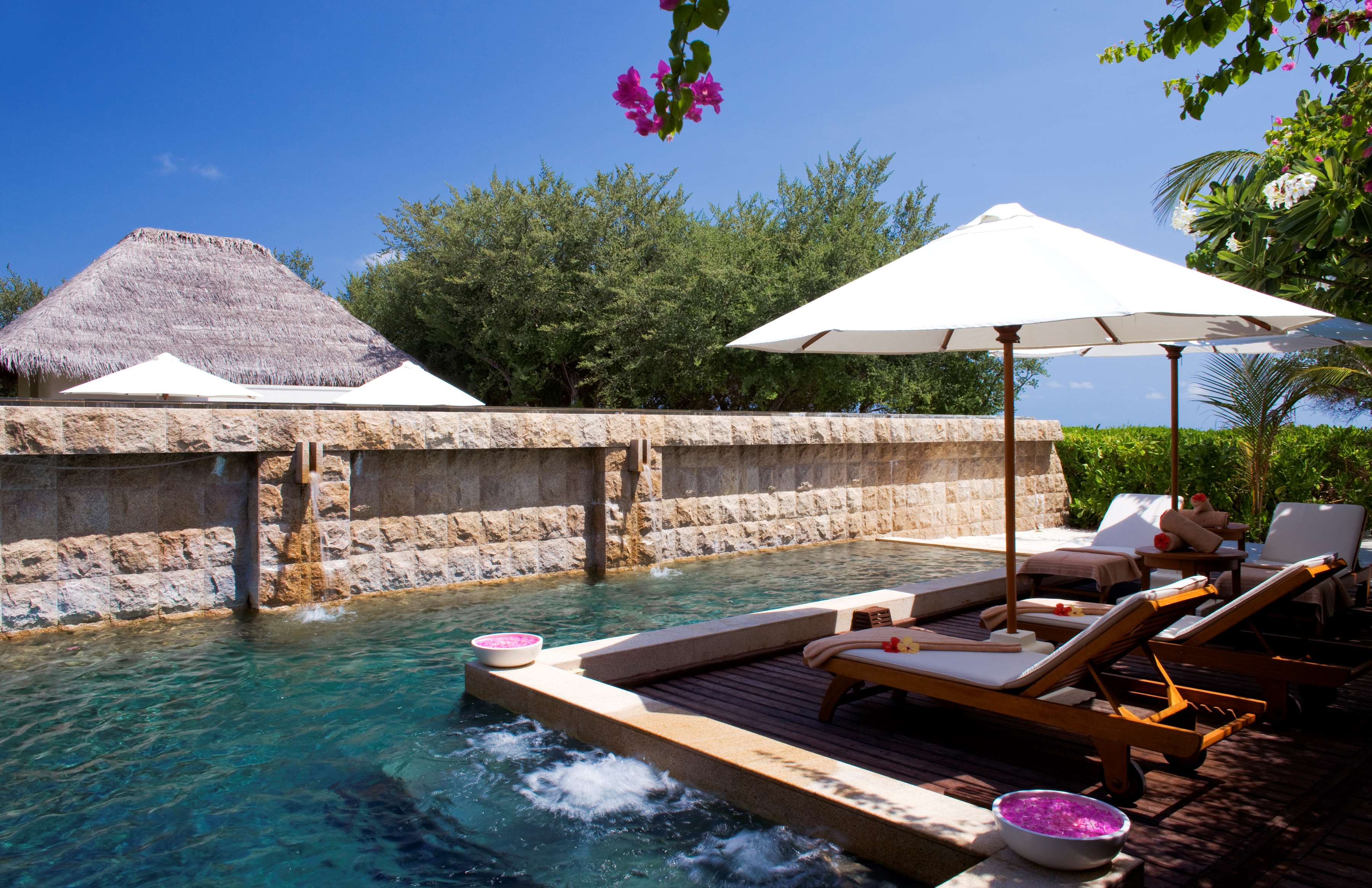 Sheraton Maldives Full Moon Resort & Spa