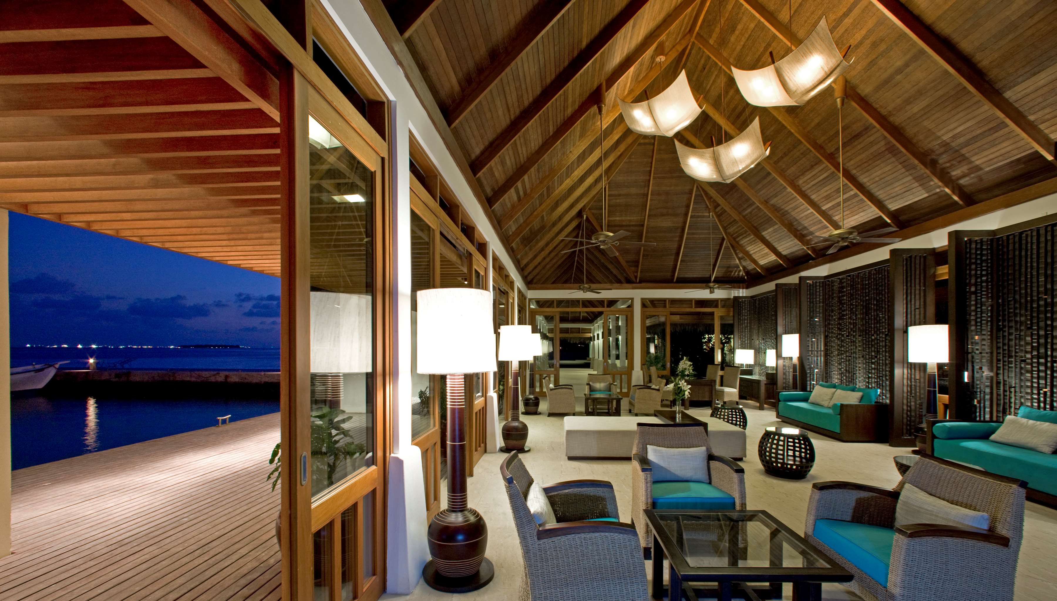 Sheraton Maldives Full Moon Resort & Spa