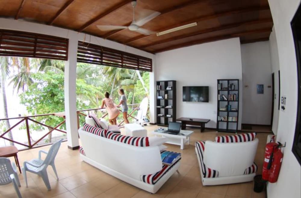 Cokes Surf Camp