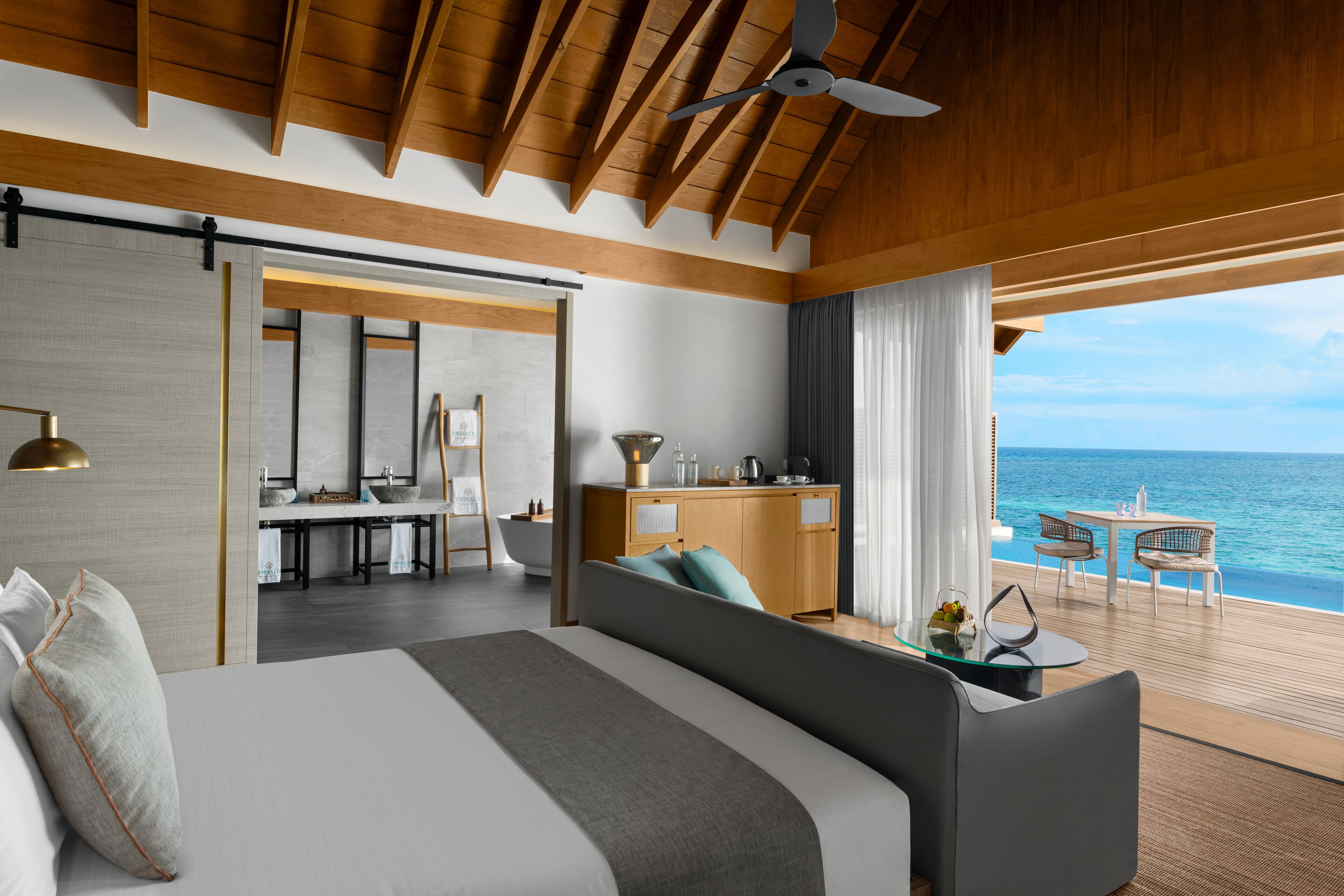 Emerald Faarufushi Resort & Spa