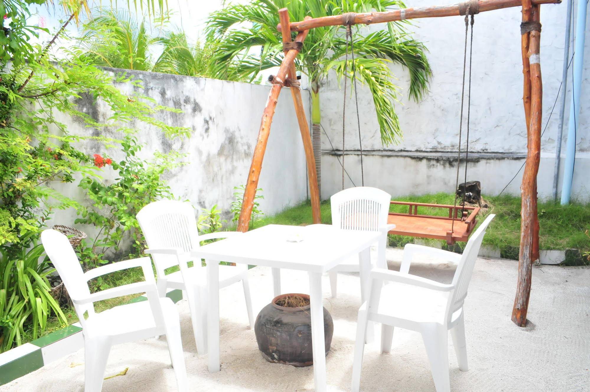 Ungoofaaru Inn