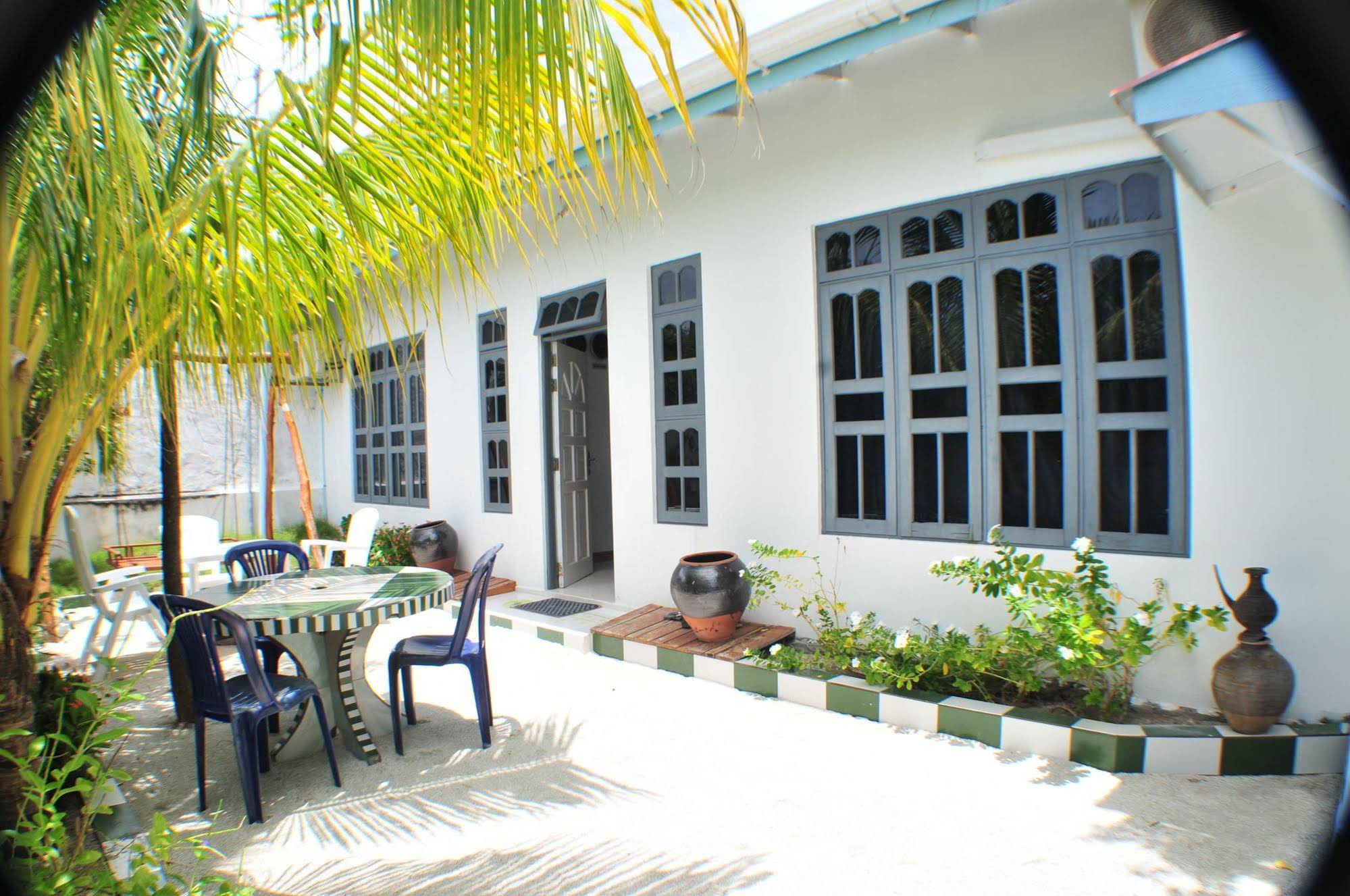 Ungoofaaru Inn