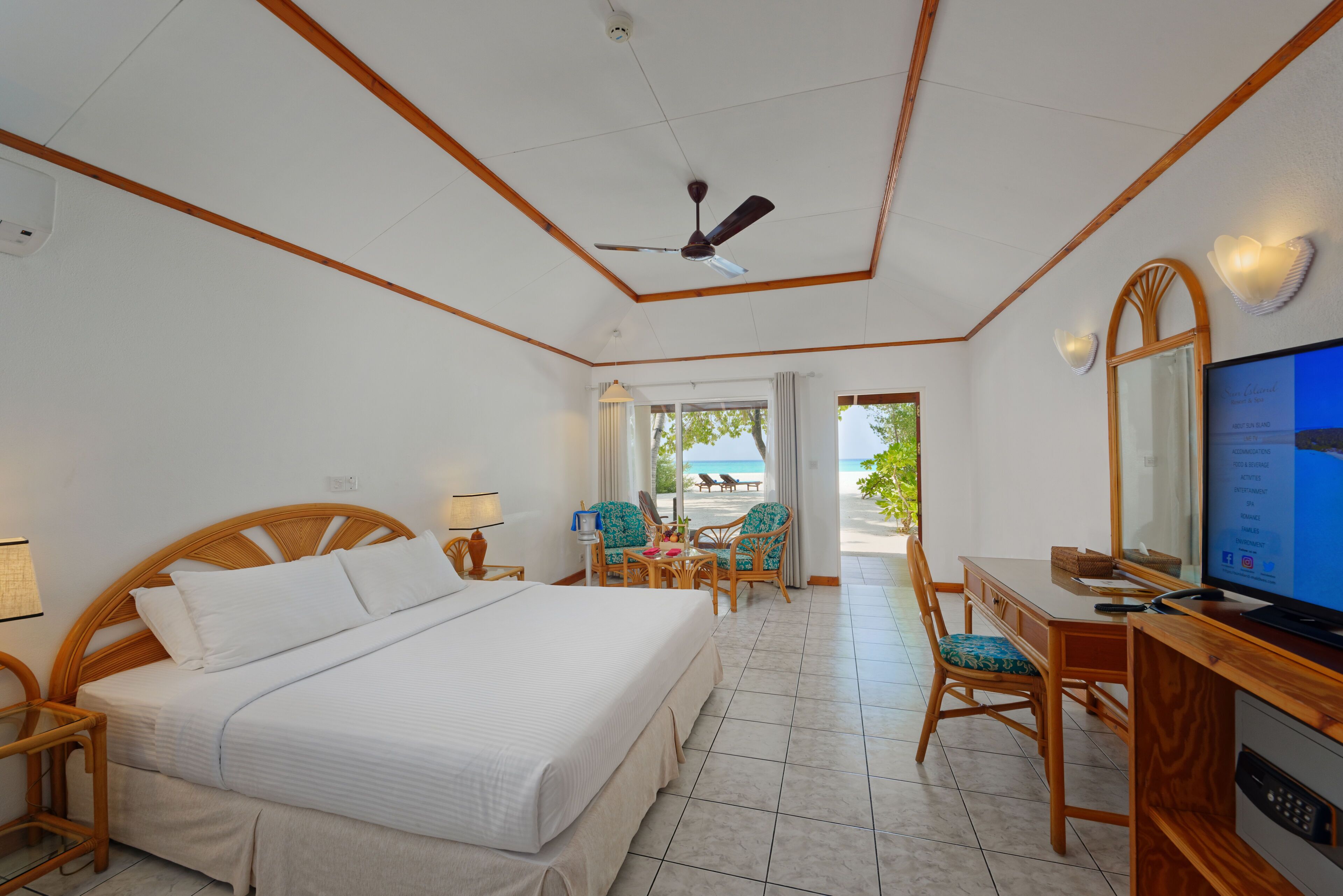 Villa Park Sun Island