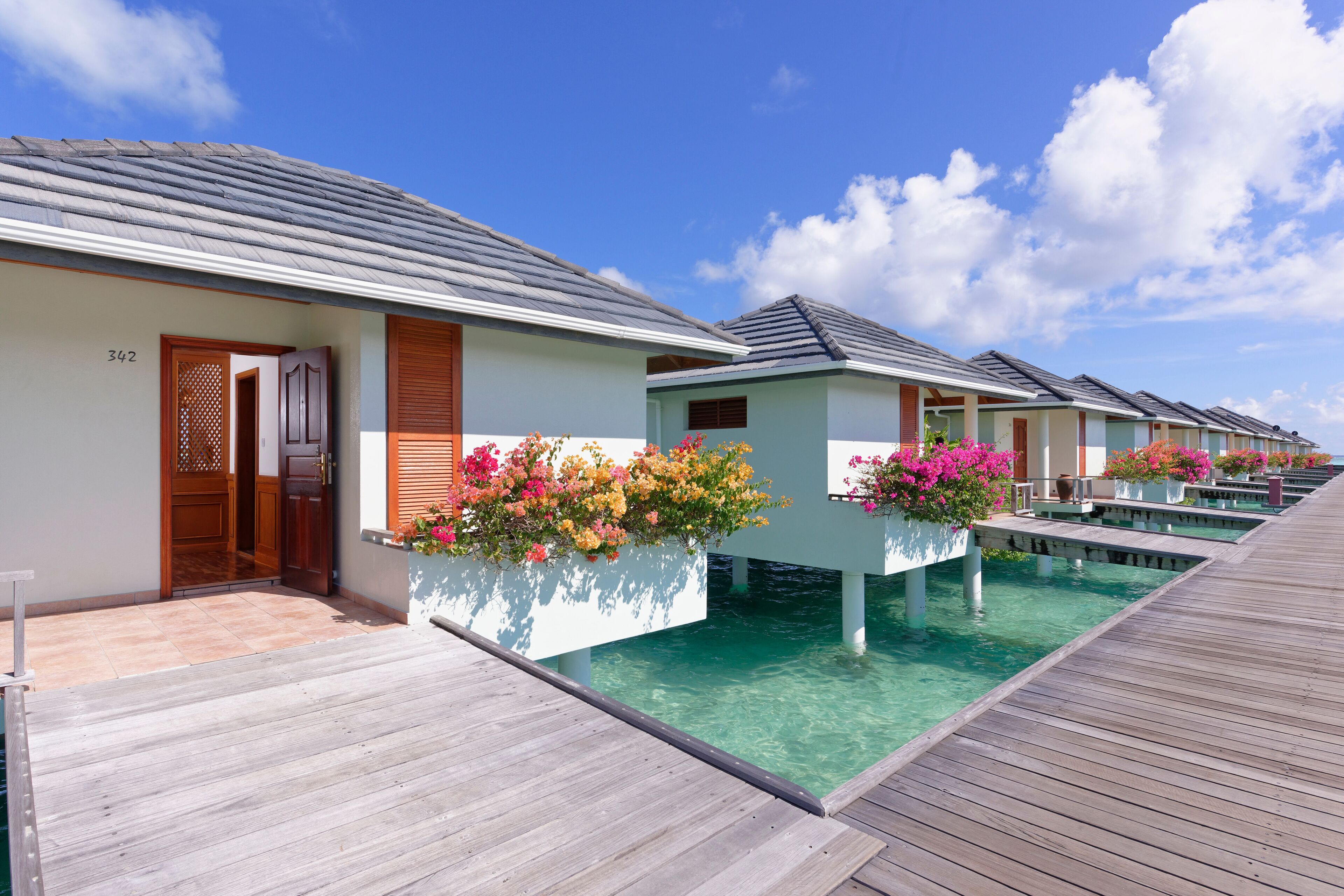 Villa Park Sun Island