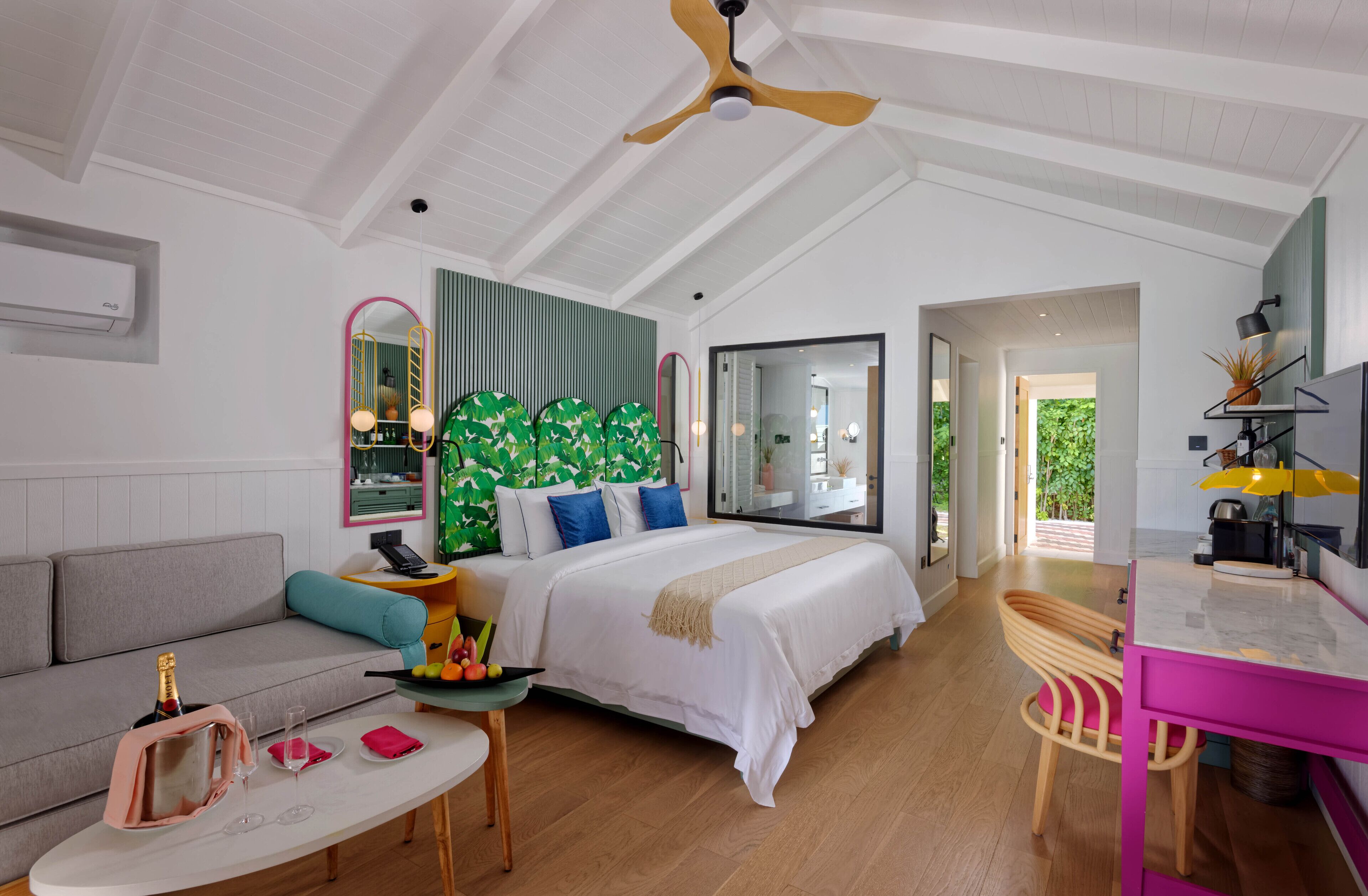 Villa Park Sun Island