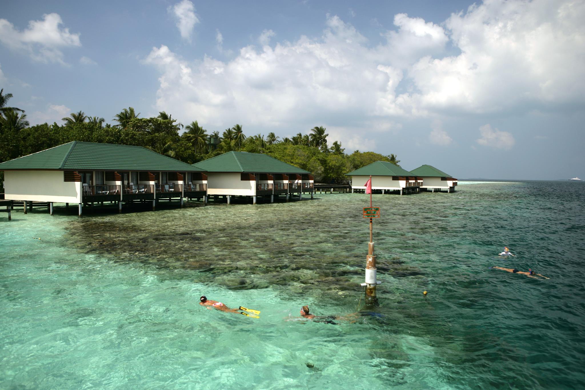 Embudu Village
