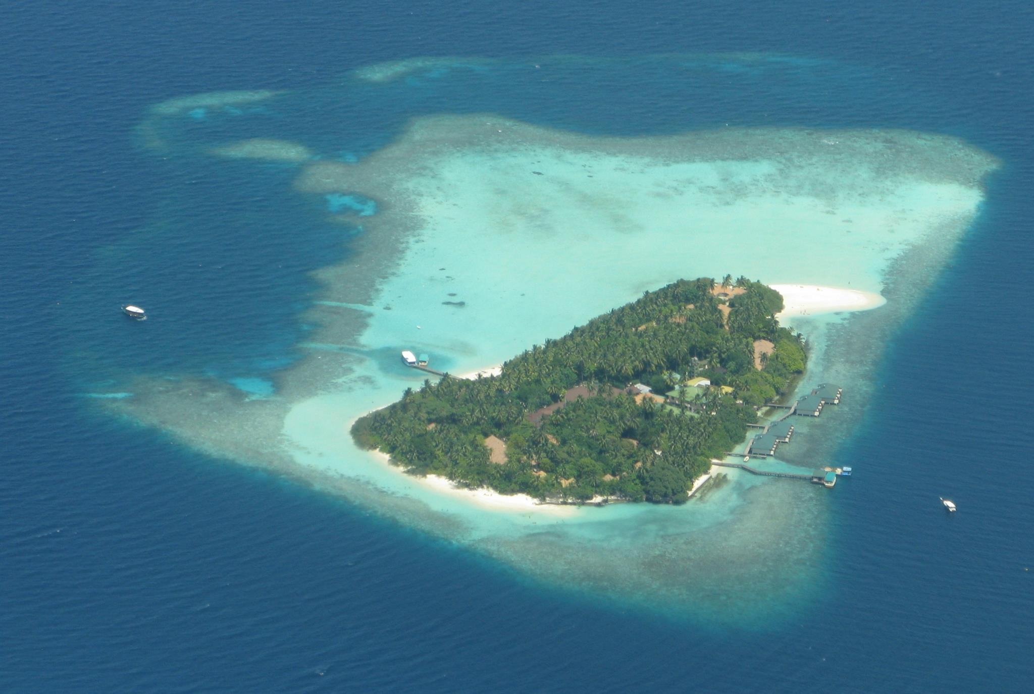 Embudu Village