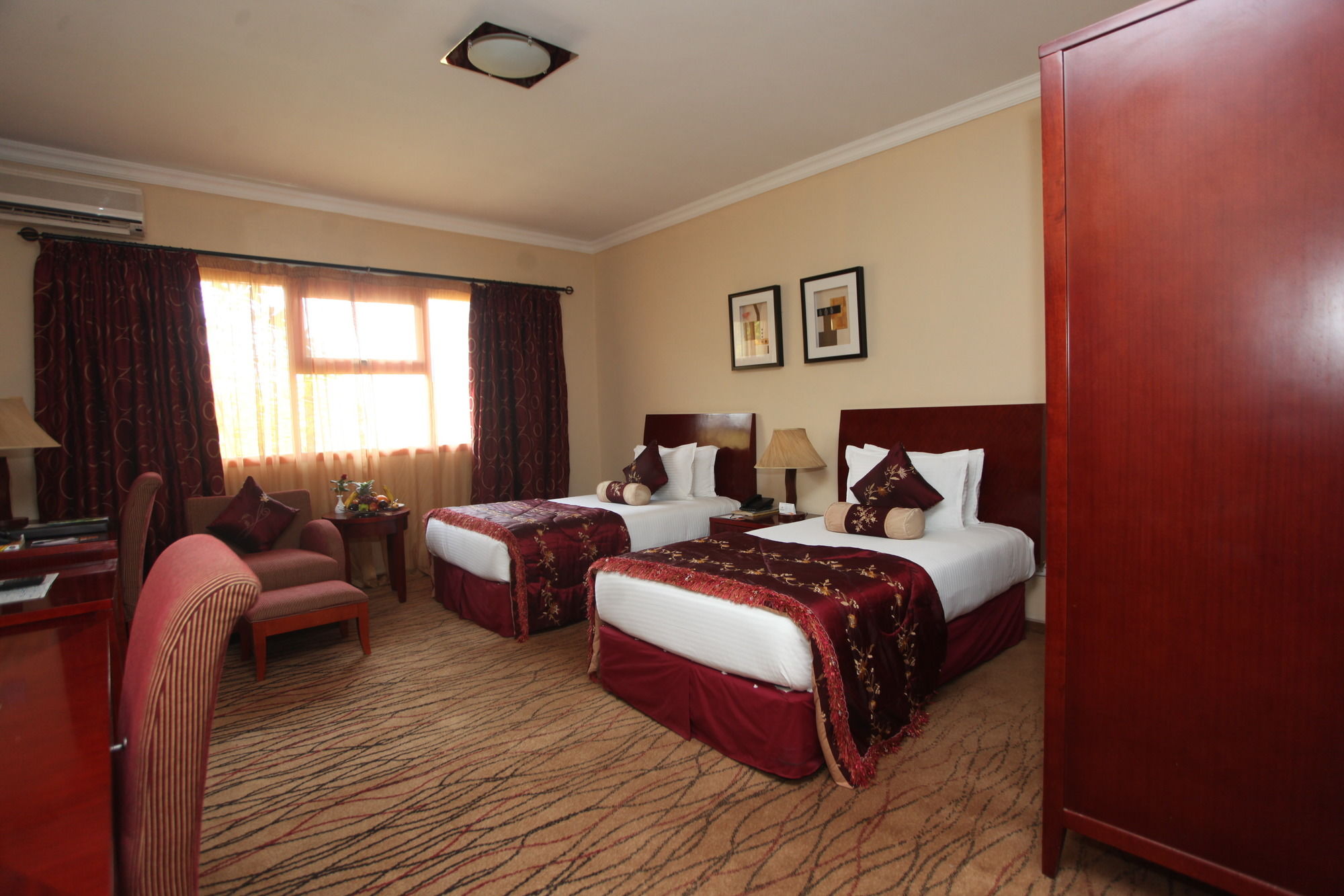 Crossroads Hotel