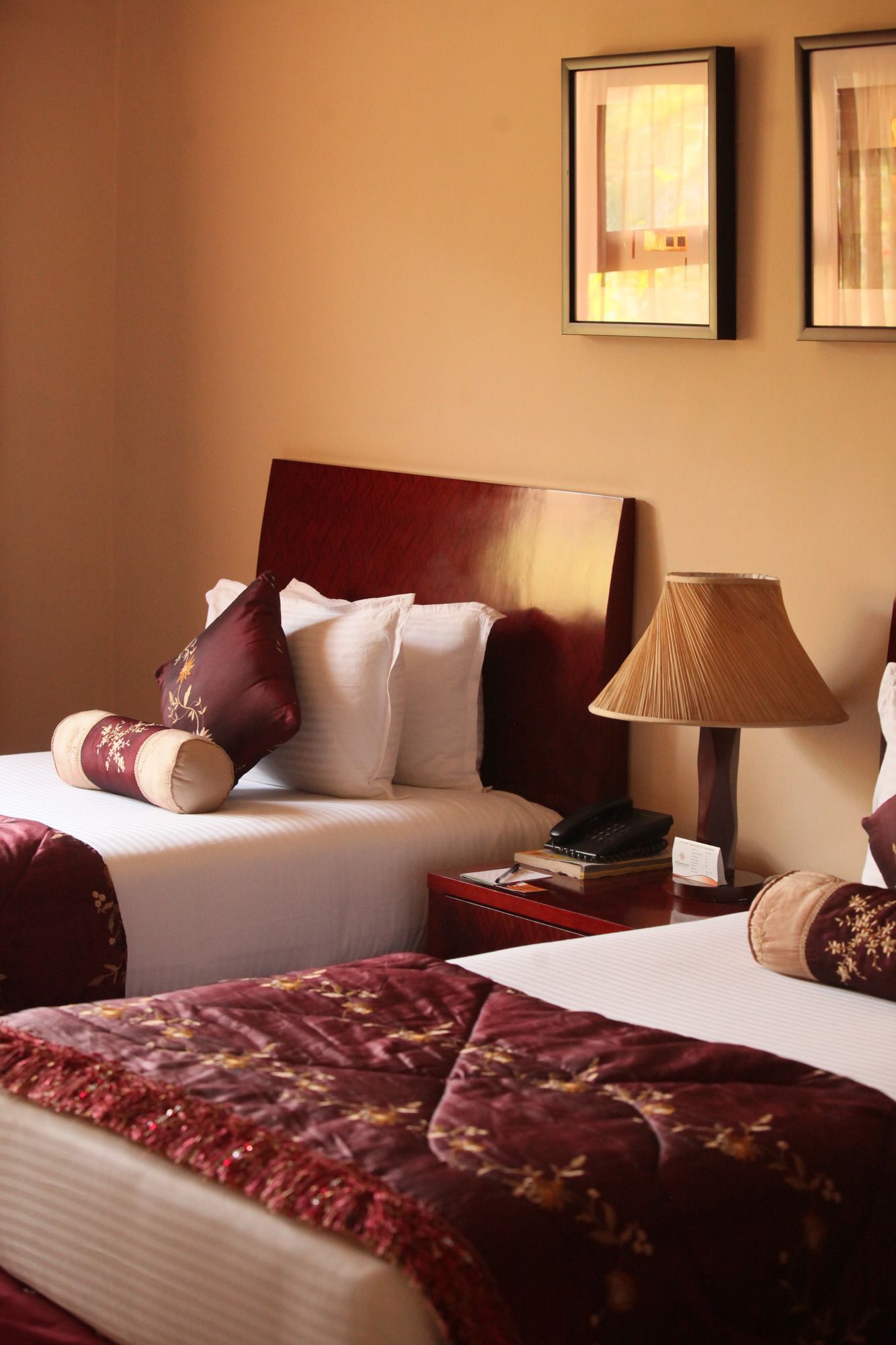 Crossroads Hotel
