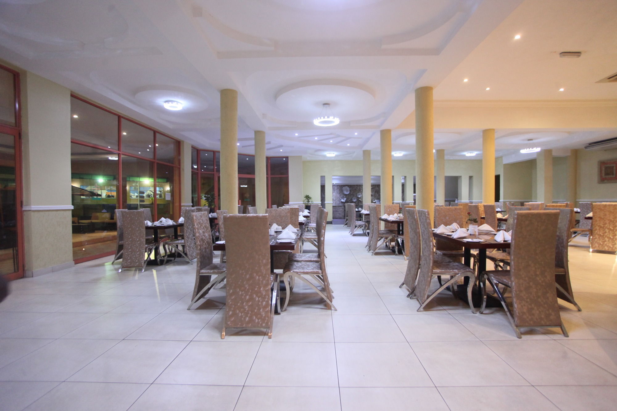 Crossroads Hotel