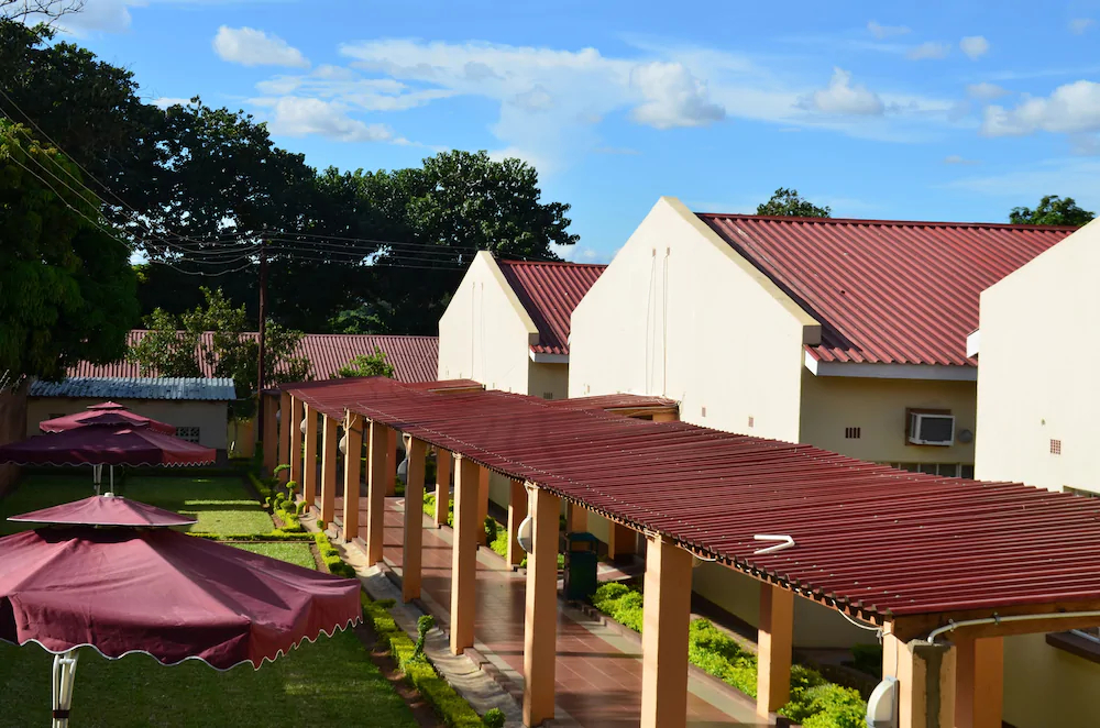 Riverside Hotel