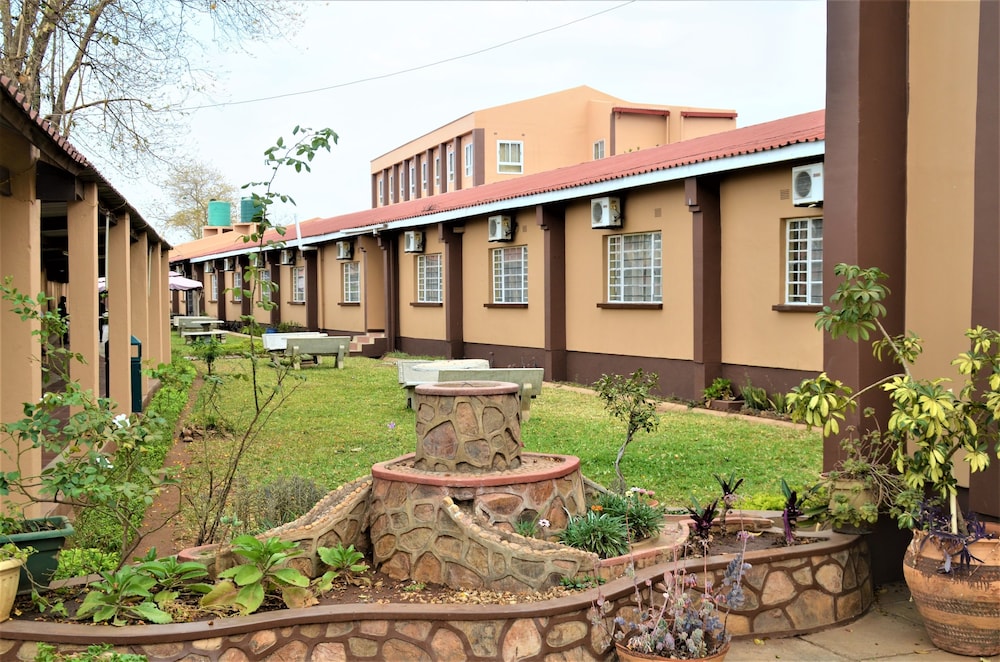 Riverside Hotel