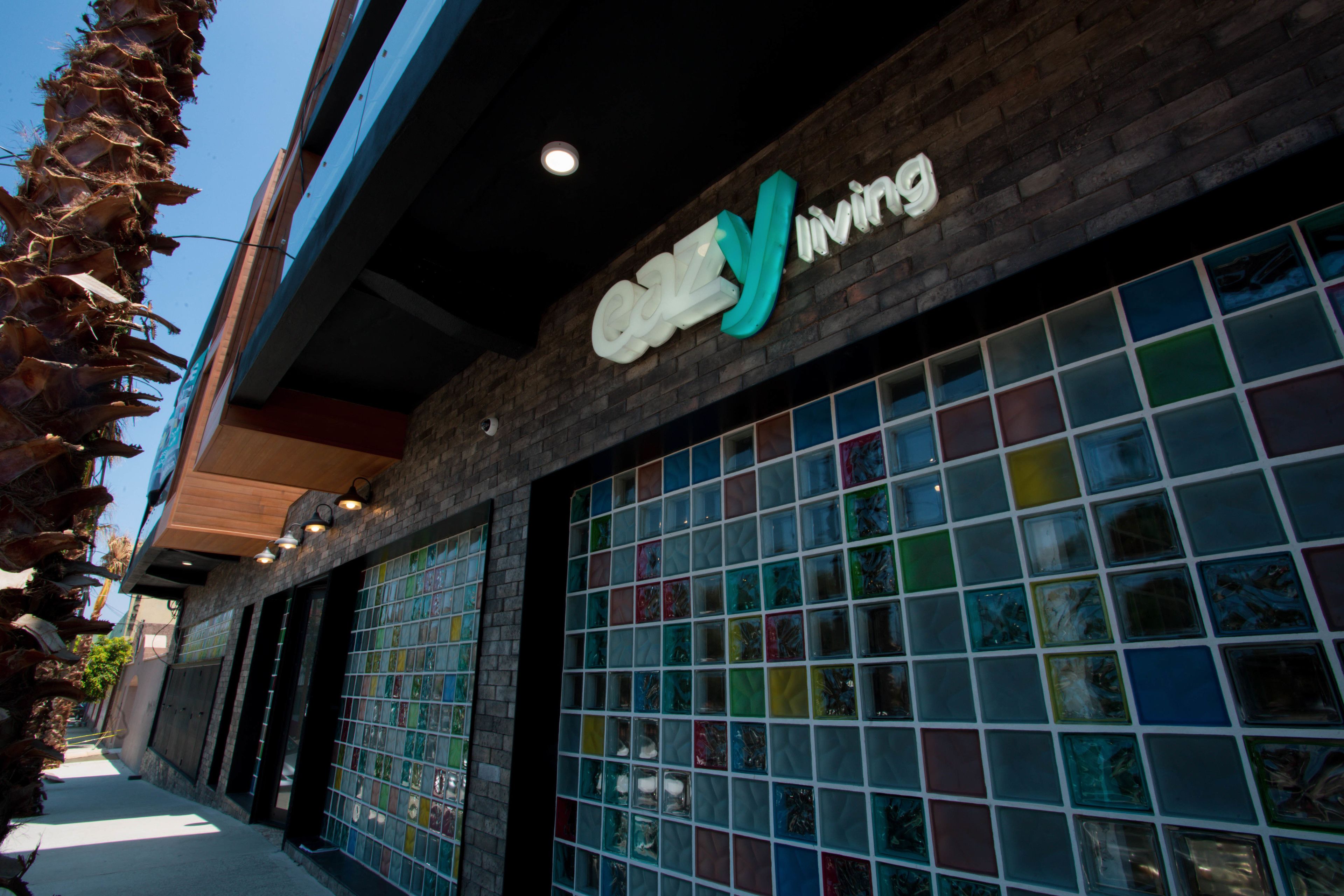 Eazy Living Tijuana Centro