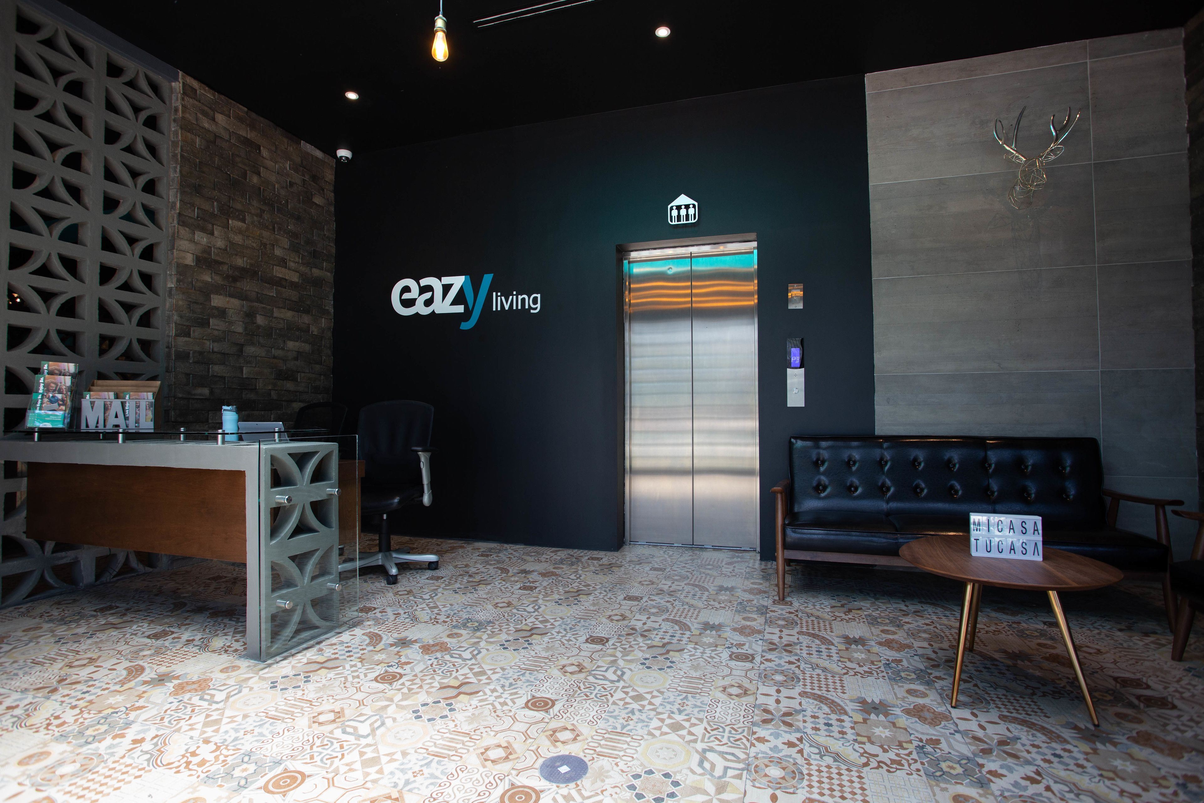 Eazy Living Tijuana Centro