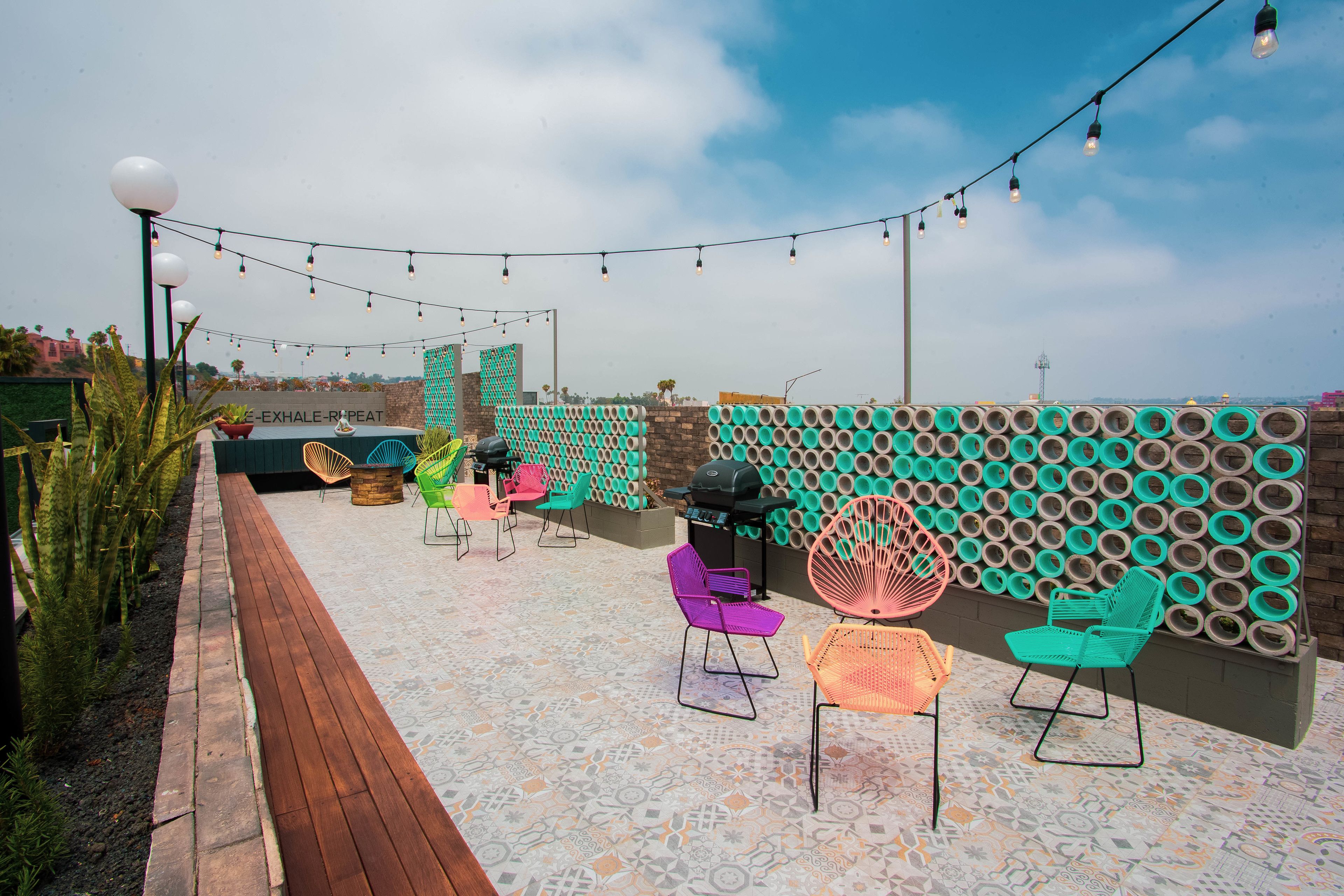 Eazy Living Tijuana Centro