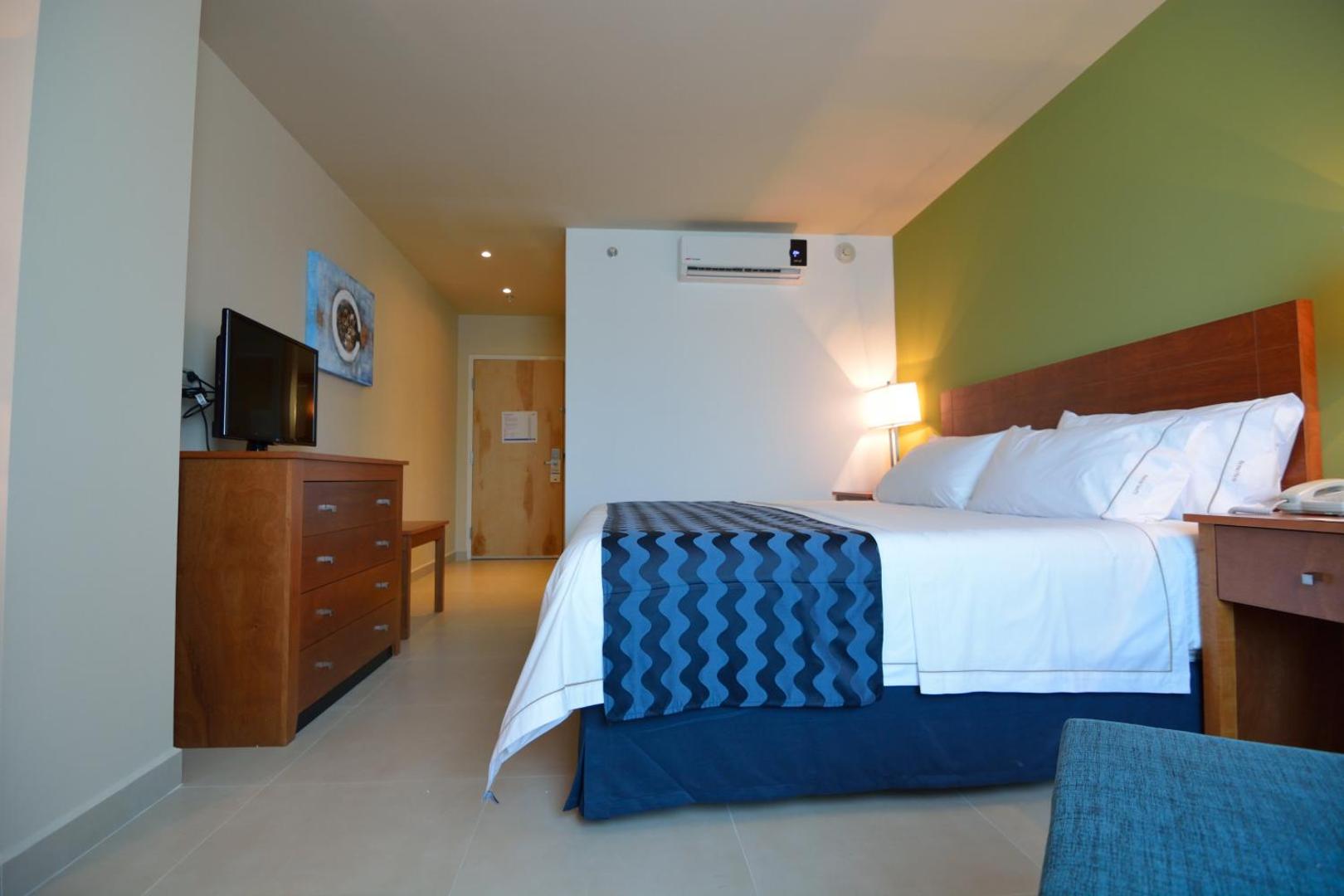 Holiday Inn Express Cabo San Lucas
