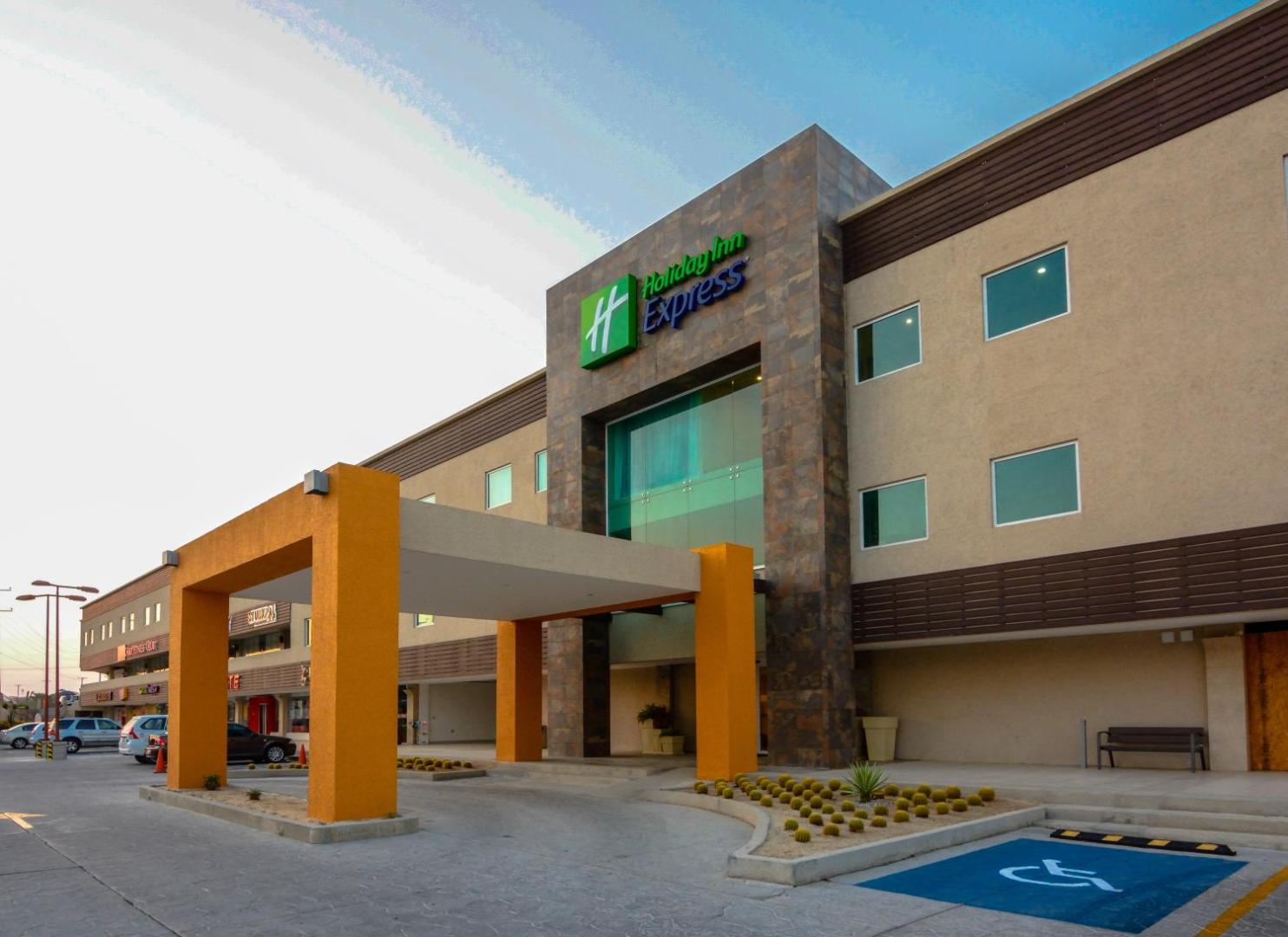 Holiday Inn Express Cabo San Lucas