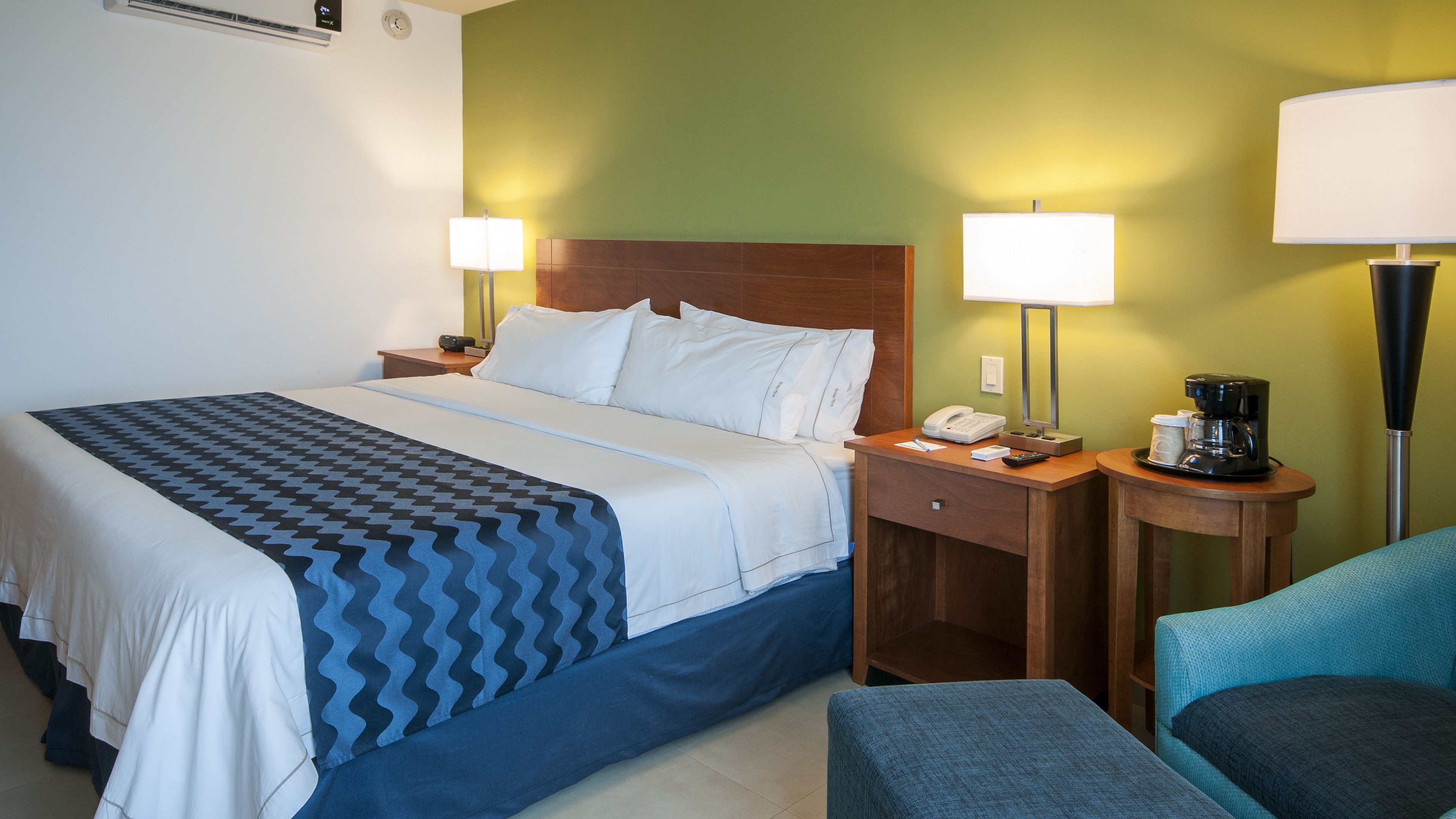 Holiday Inn Express Cabo San Lucas