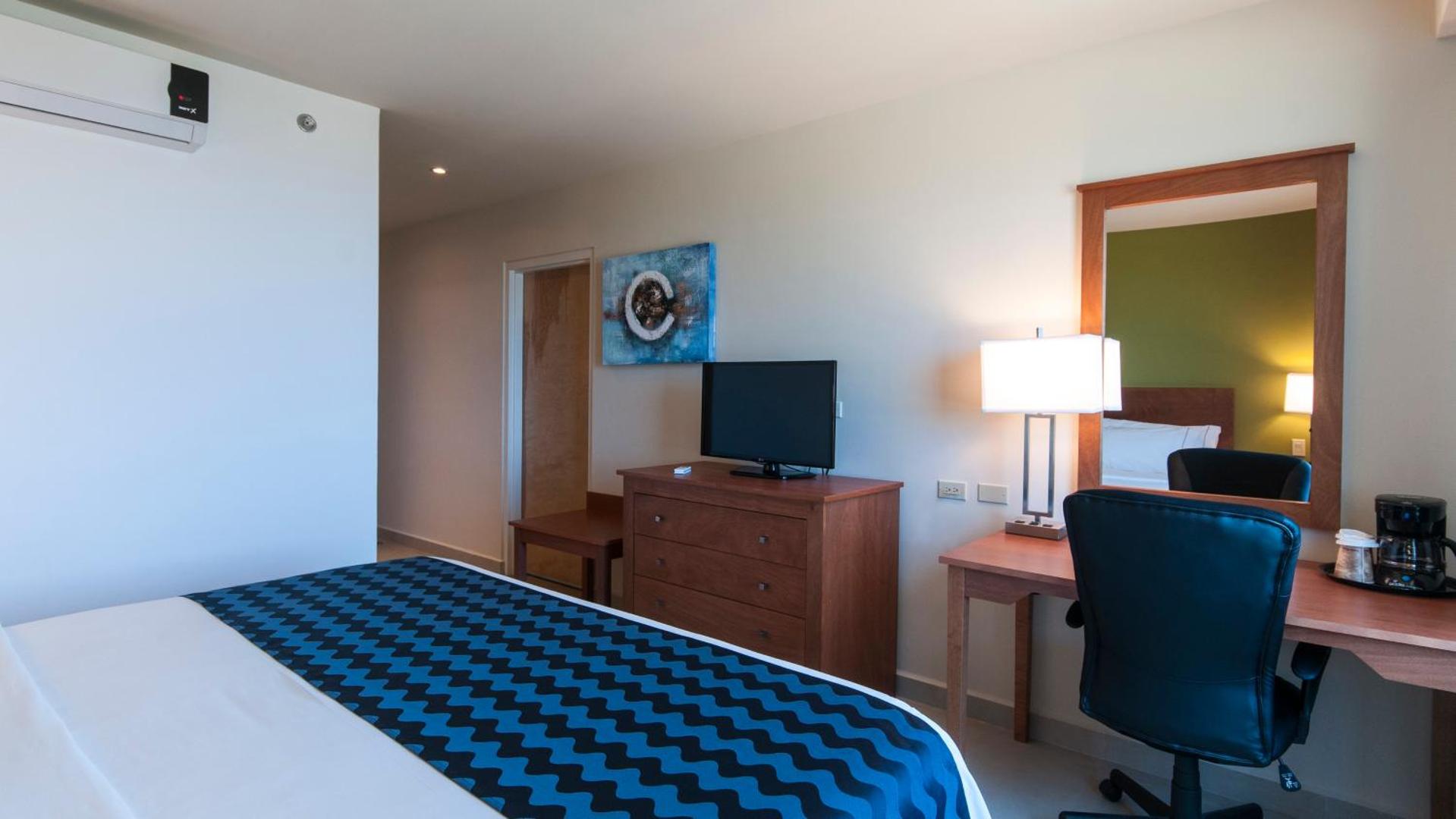 Holiday Inn Express Cabo San Lucas