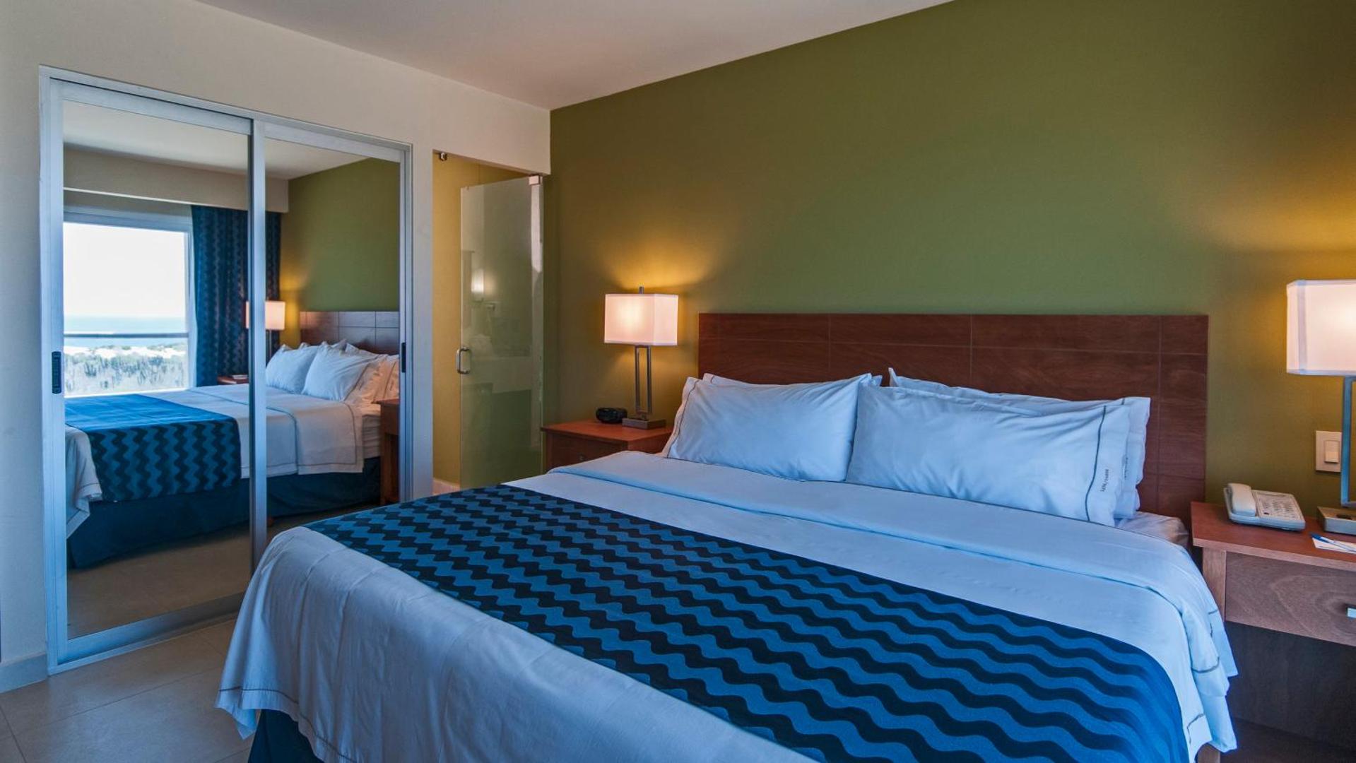 Holiday Inn Express Cabo San Lucas