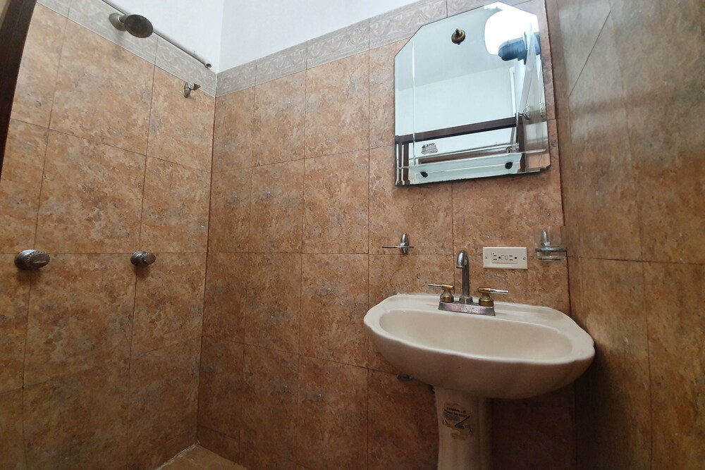 Hotel Colonos
