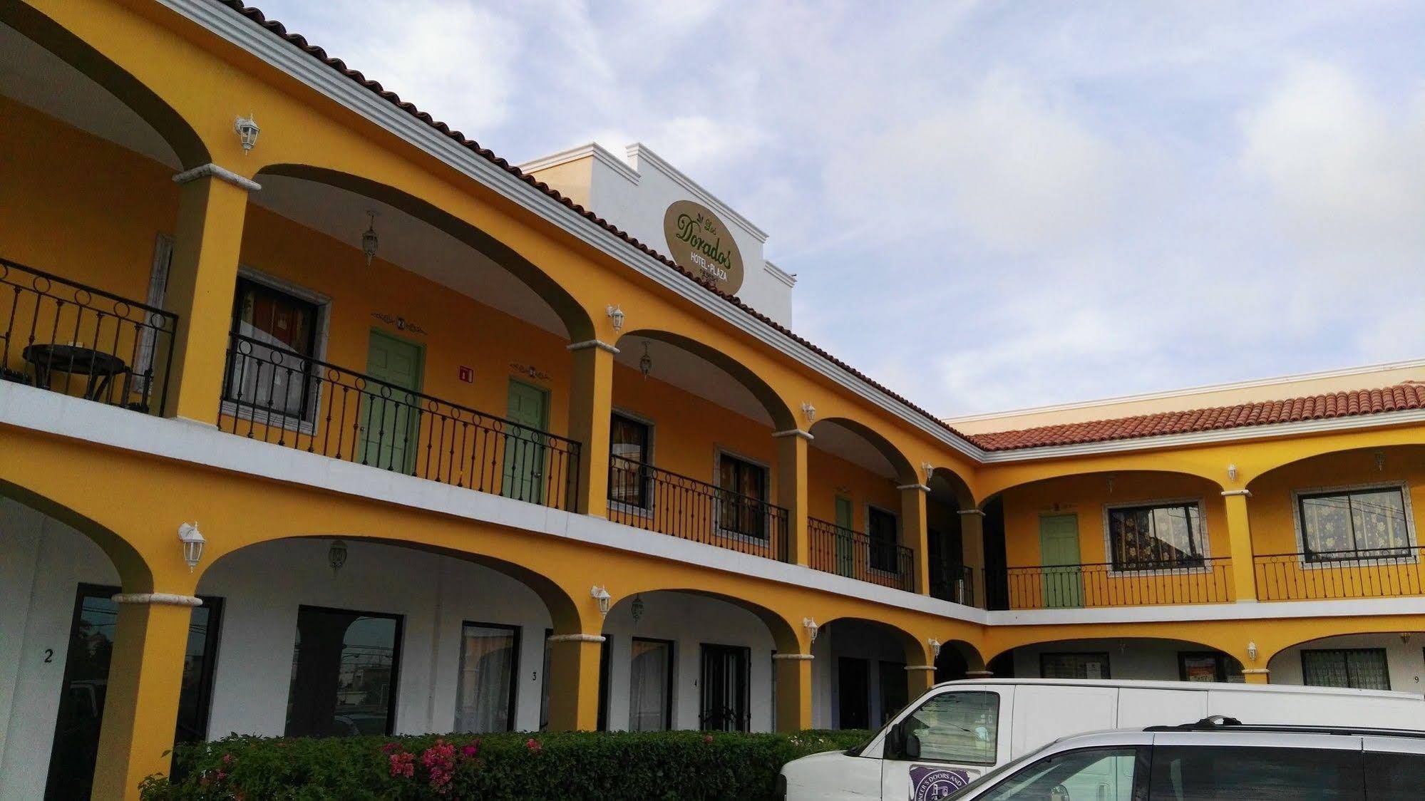 Hotel Plaza Los Dorados