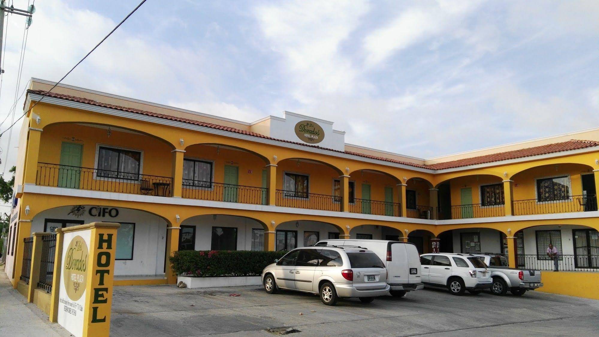 Hotel Plaza Los Dorados