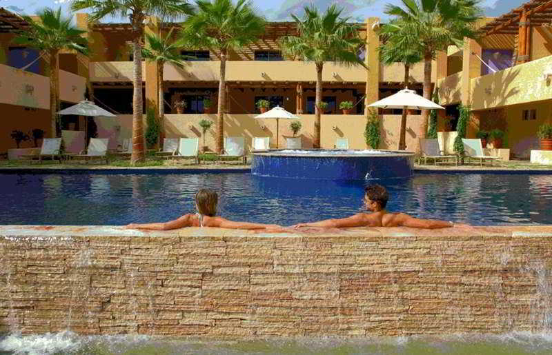 Los Patios Hotel