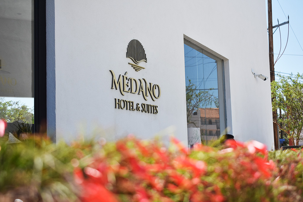 Medano Hotel and Suites