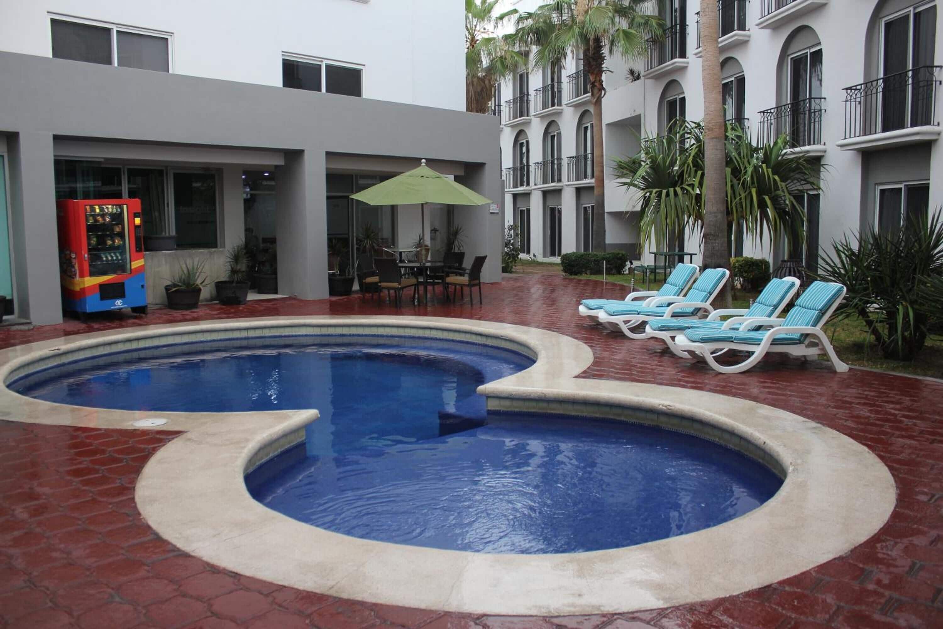 Seven Crown Express & Suites