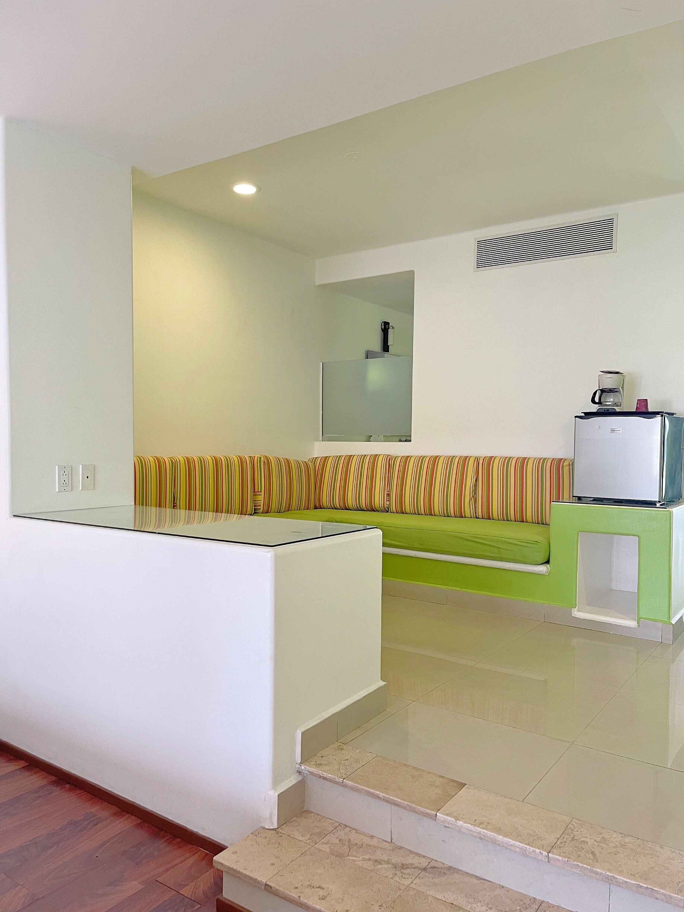 Seven Crown Express & Suites