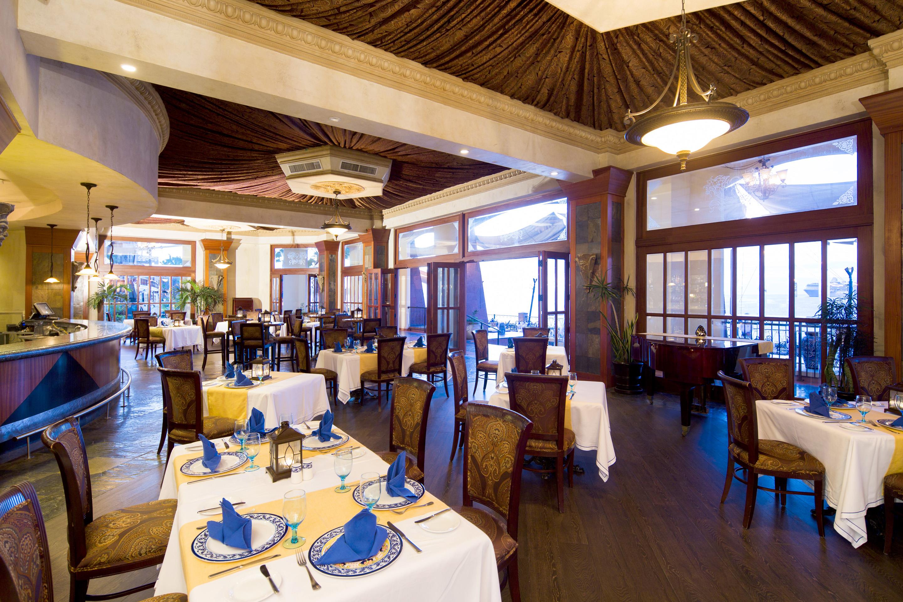 Villa del Arco Beach Resort & Spa