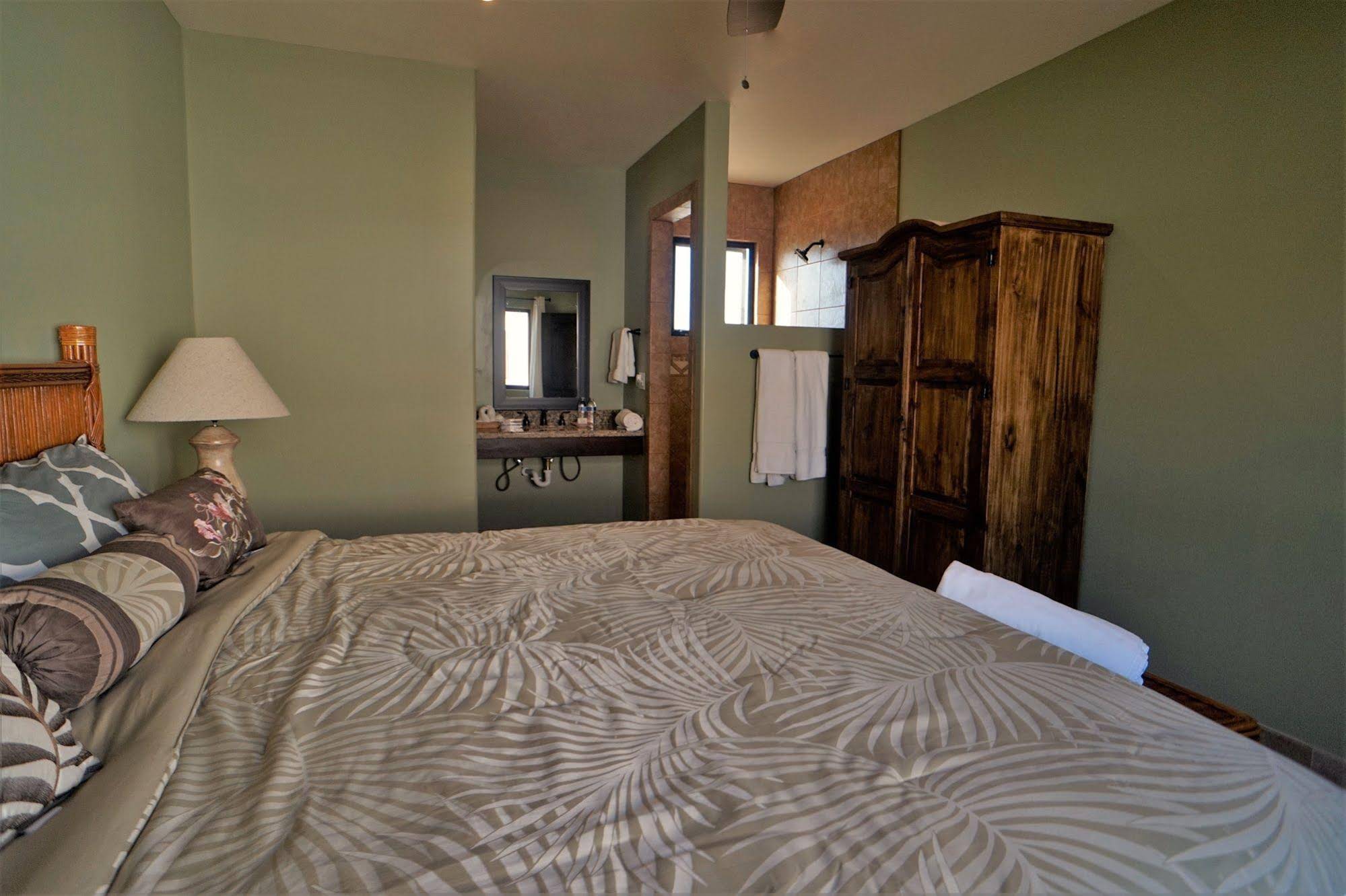 Cerritos Beach Inn