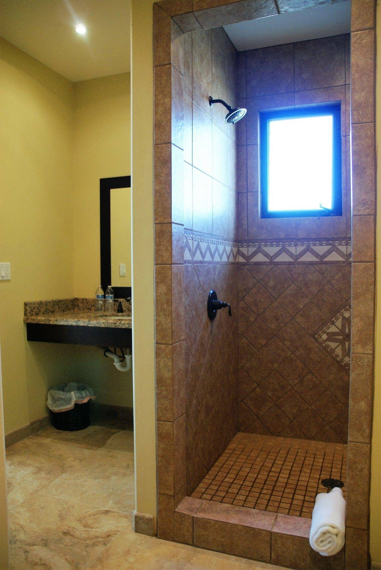 Cerritos Beach Inn