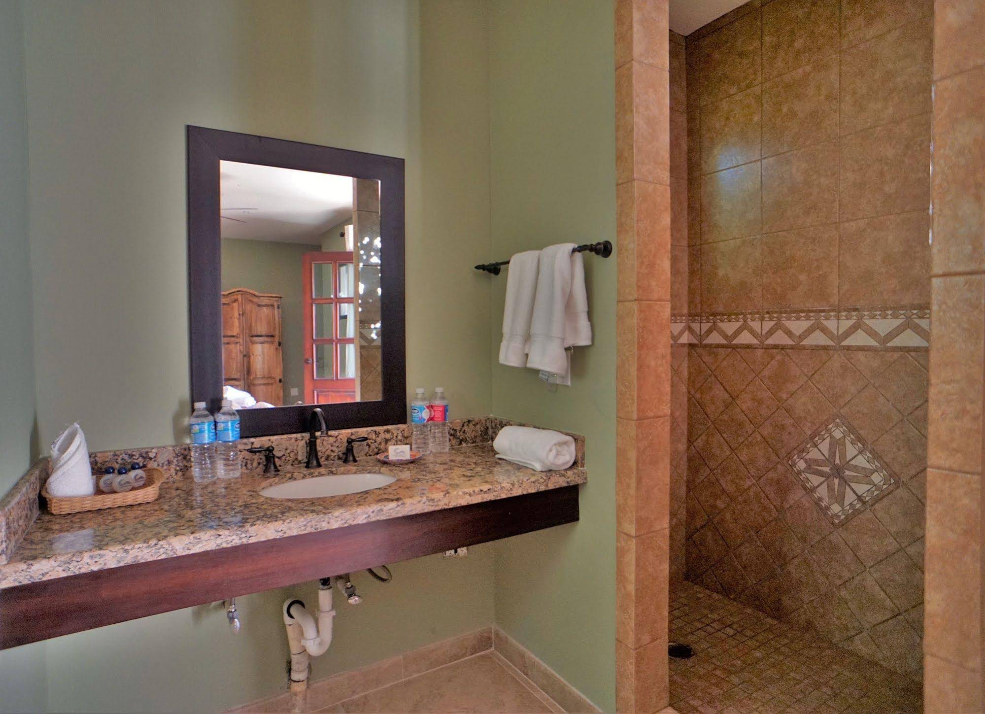 Cerritos Beach Inn