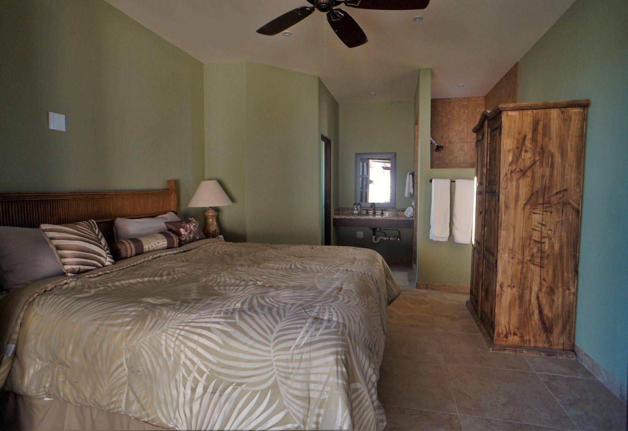 Cerritos Beach Inn
