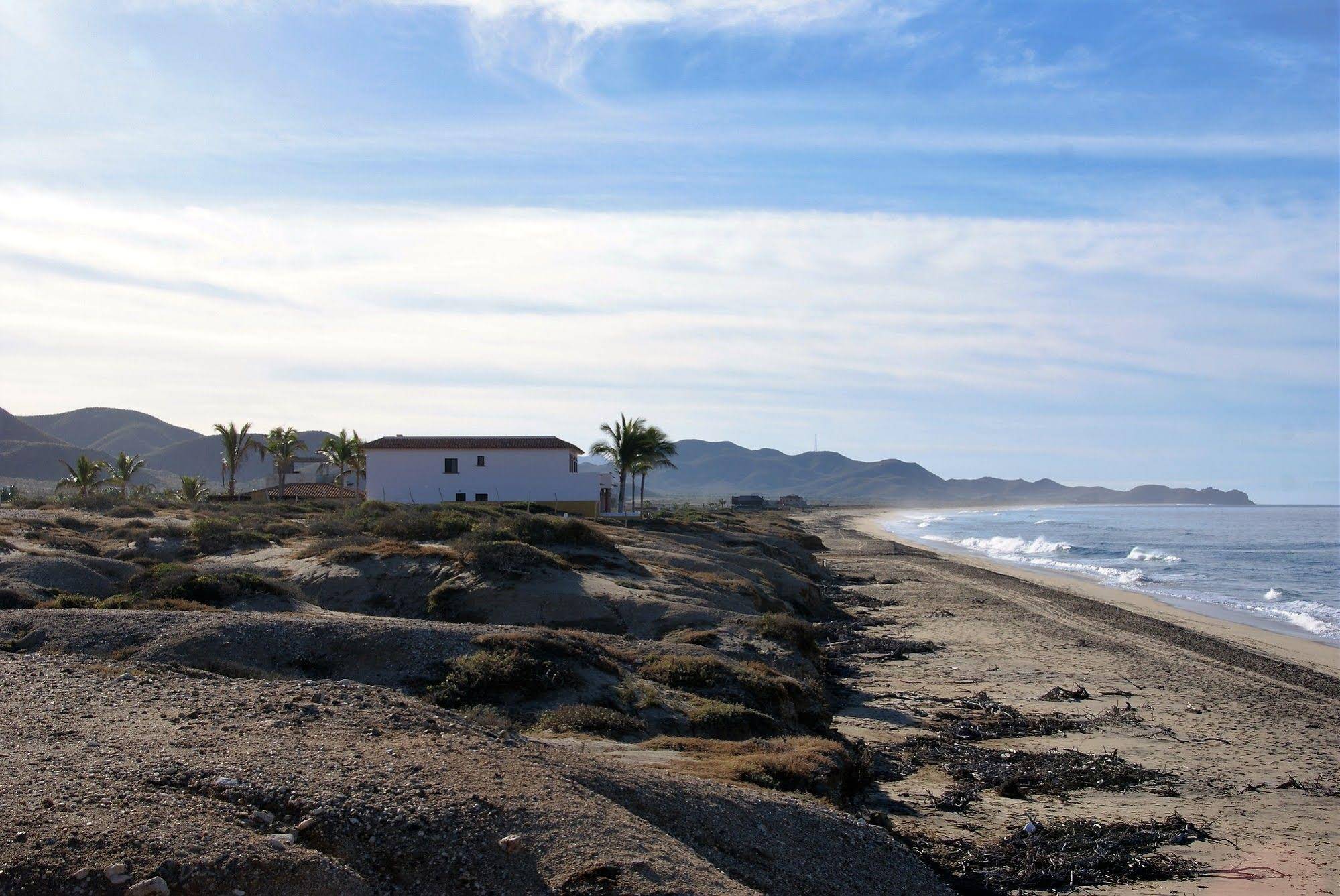 Cerritos Beach Inn