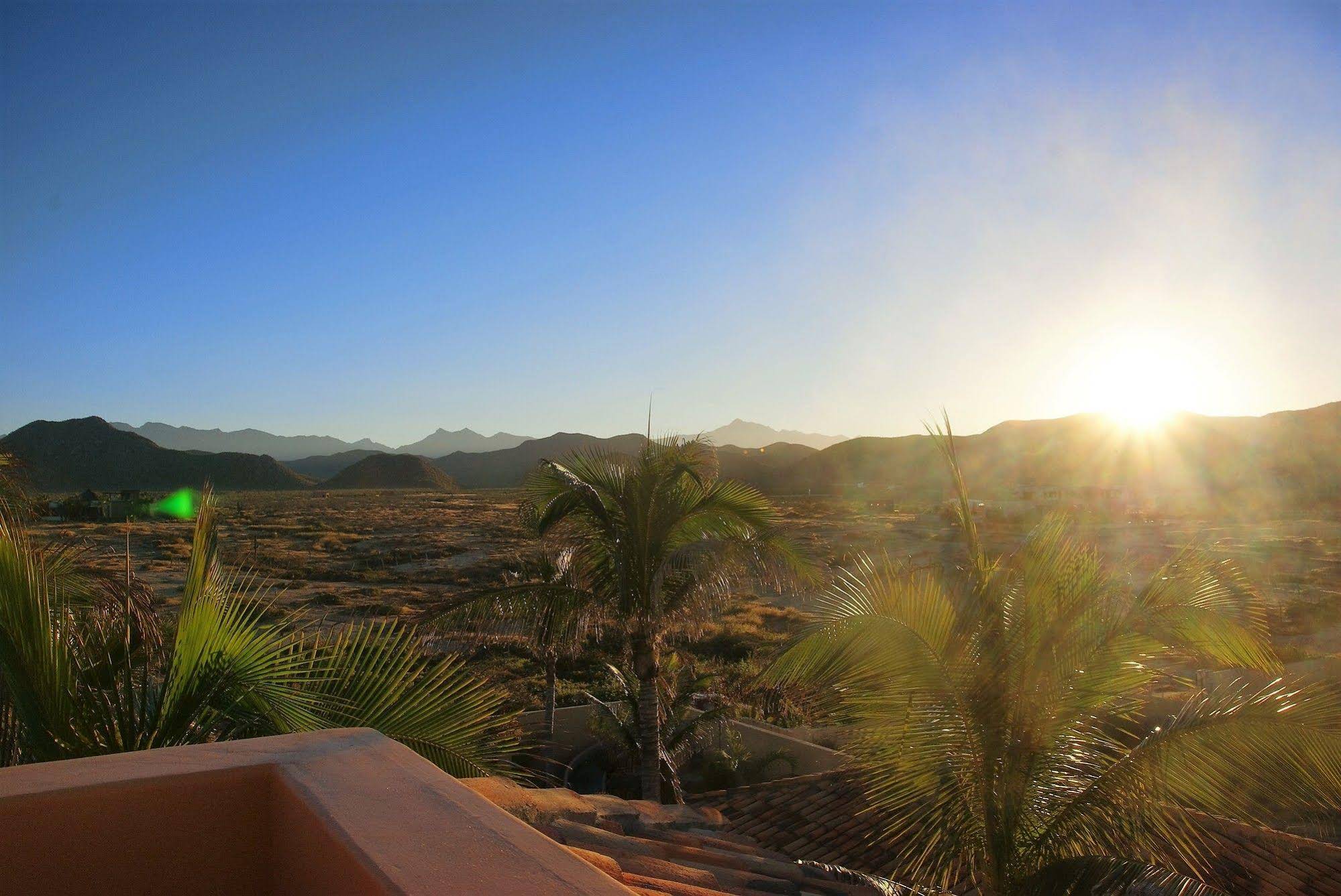 Cerritos Beach Inn