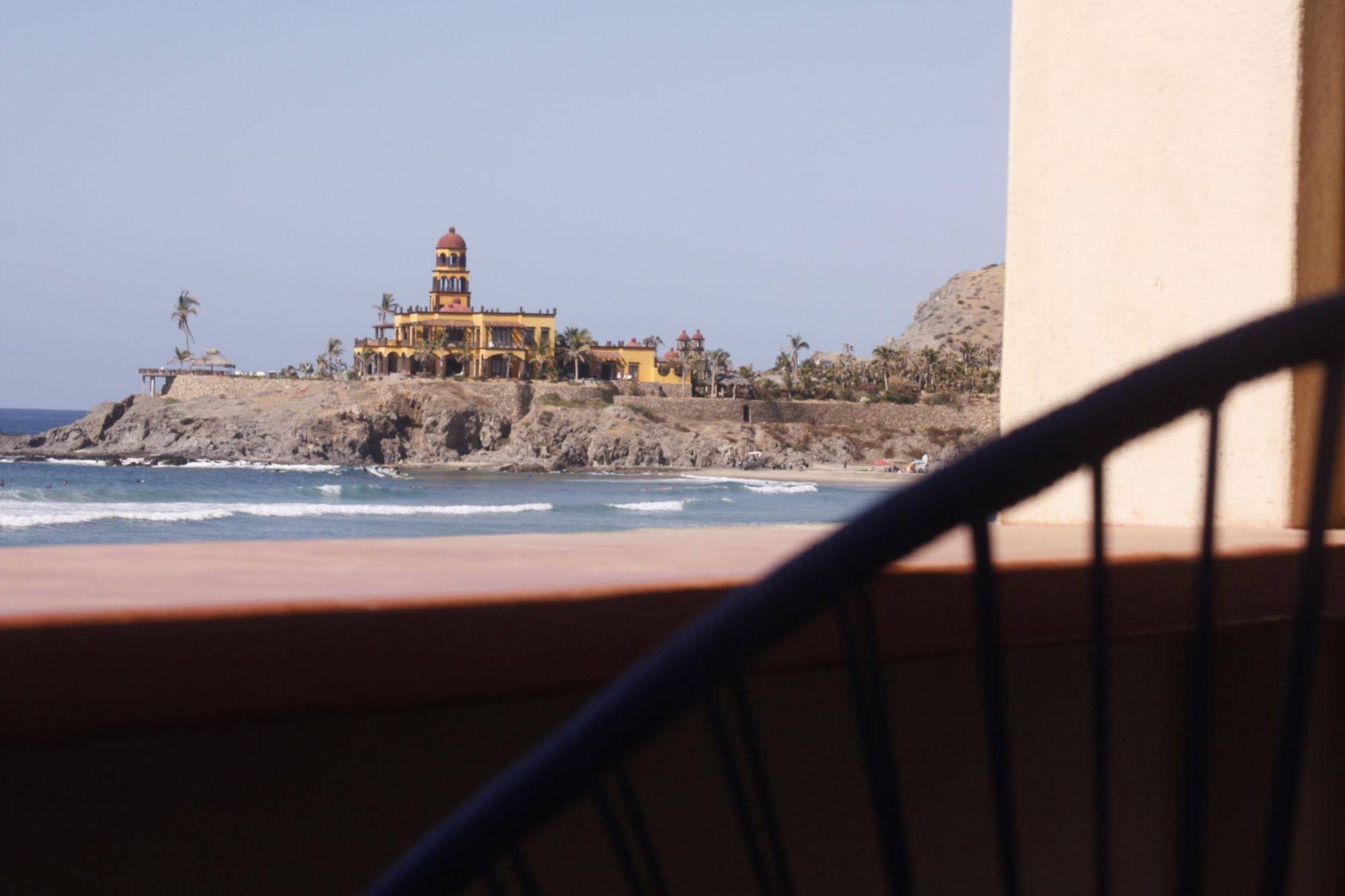 Tortugas Cerritos Beachfront Hotel